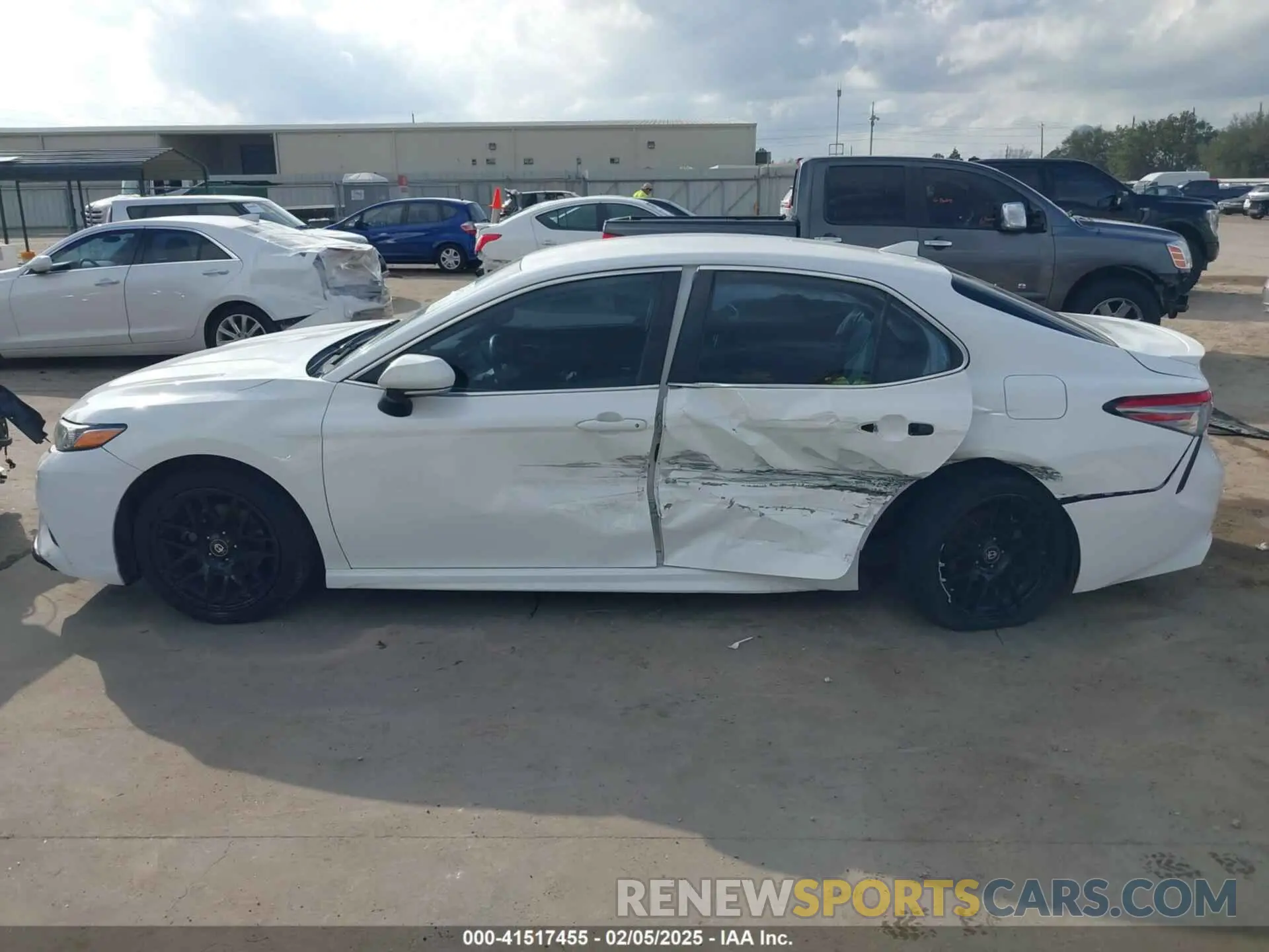 13 fotografías del automóvil dañado 4T1B11HK4KU757217 TOYOTA CAMRY 2019