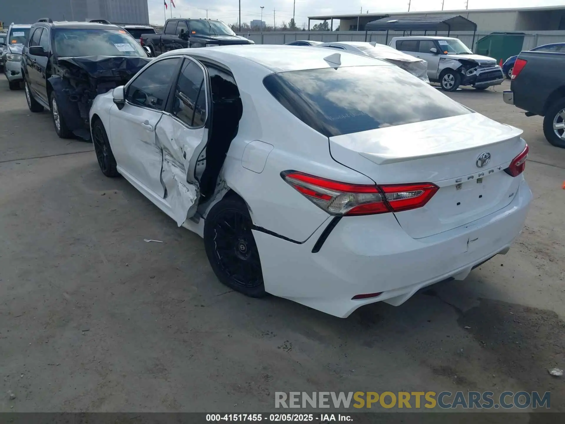 3 fotografías del automóvil dañado 4T1B11HK4KU757217 TOYOTA CAMRY 2019