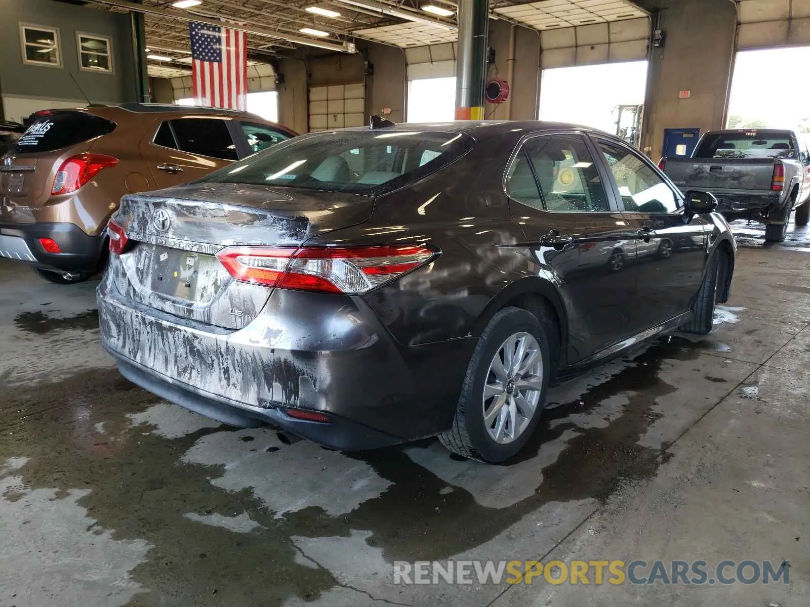 4 fotografías del automóvil dañado 4T1B11HK4KU760926 TOYOTA CAMRY 2019