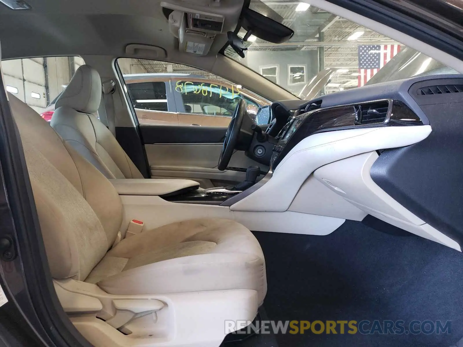 5 fotografías del automóvil dañado 4T1B11HK4KU760926 TOYOTA CAMRY 2019