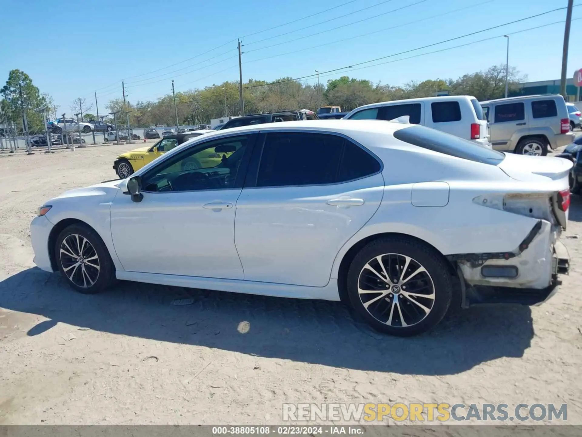 14 fotografías del automóvil dañado 4T1B11HK4KU765141 TOYOTA CAMRY 2019