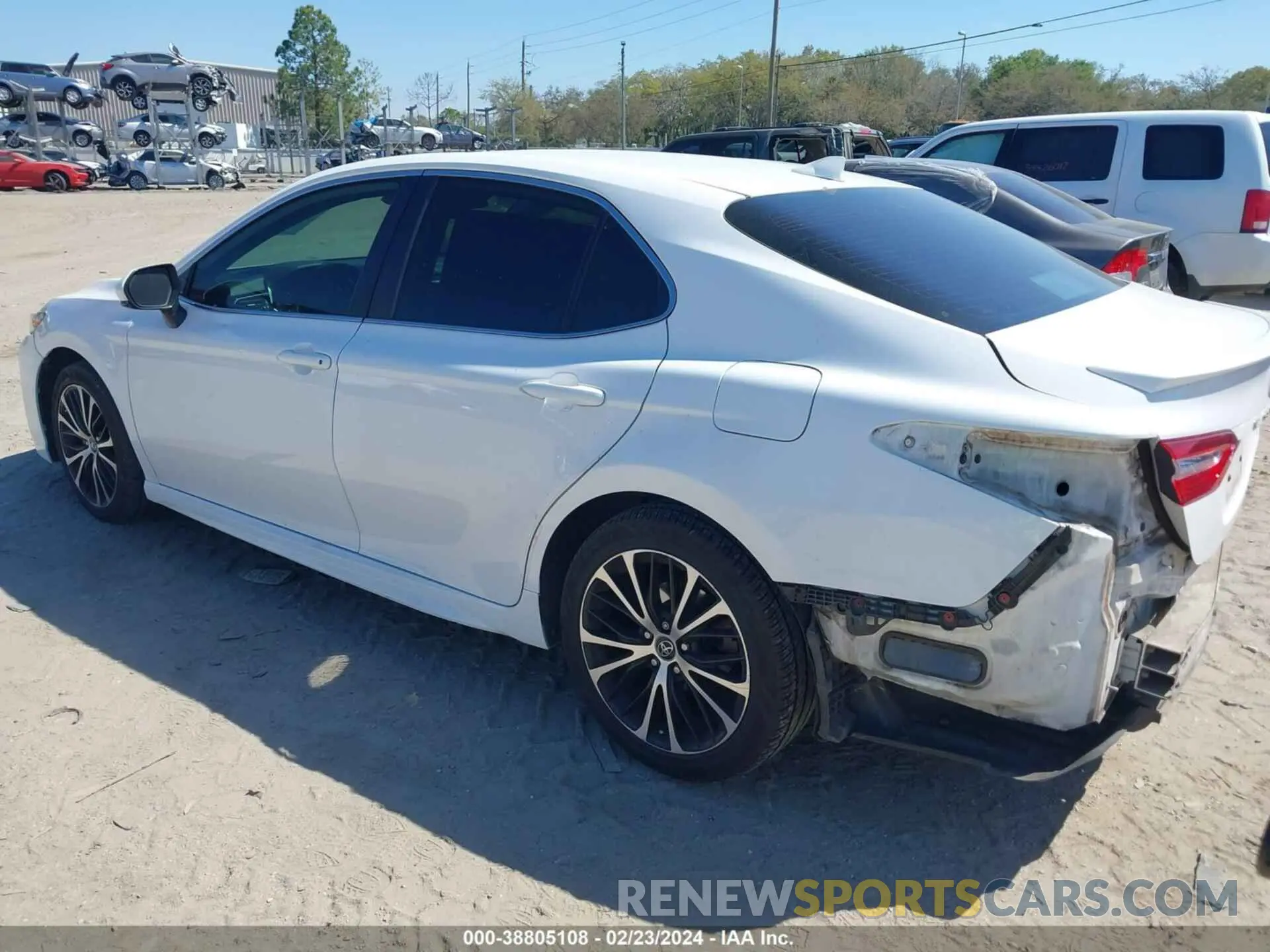 3 fotografías del automóvil dañado 4T1B11HK4KU765141 TOYOTA CAMRY 2019