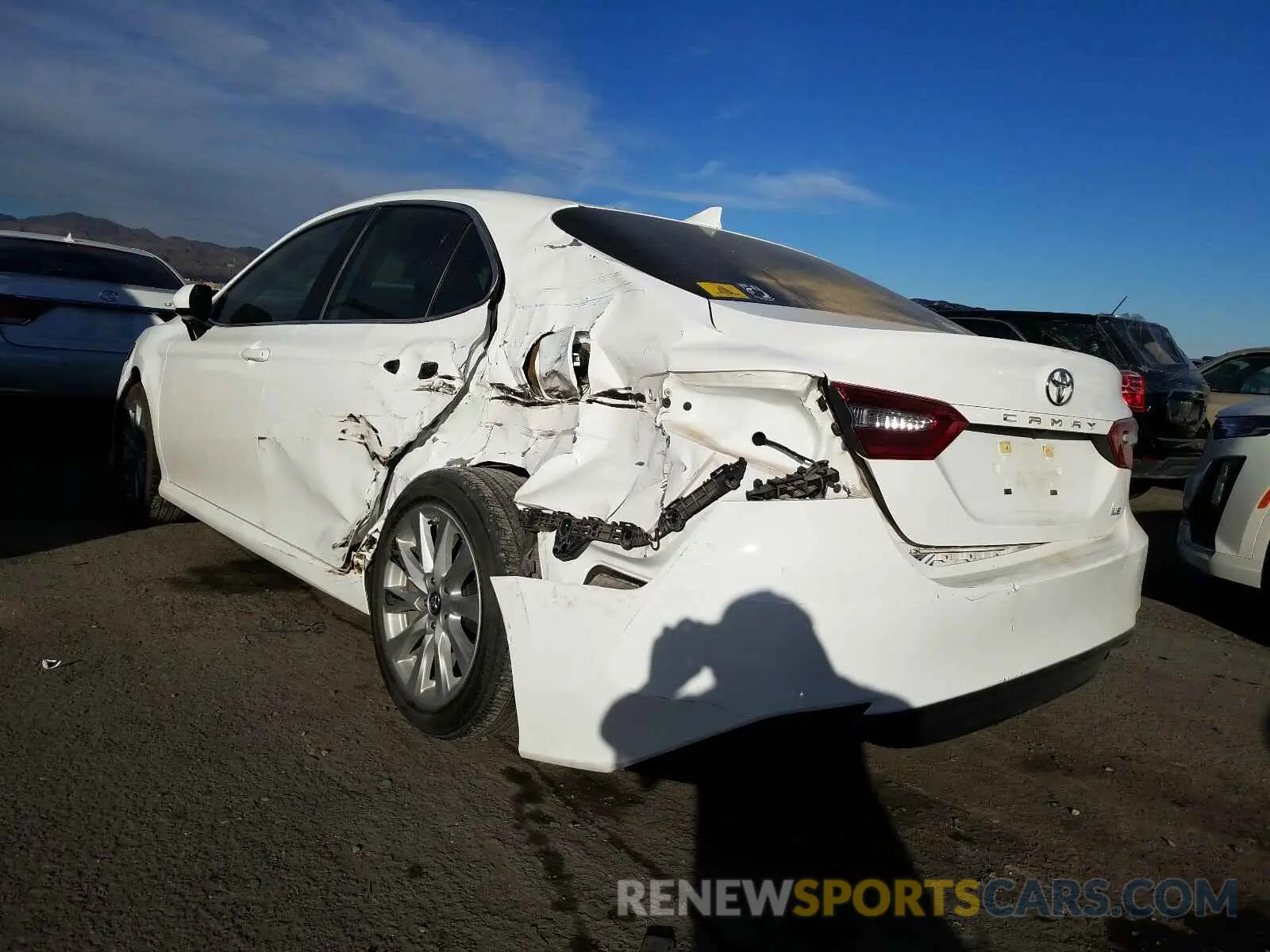 3 fotografías del automóvil dañado 4T1B11HK4KU765687 TOYOTA CAMRY 2019