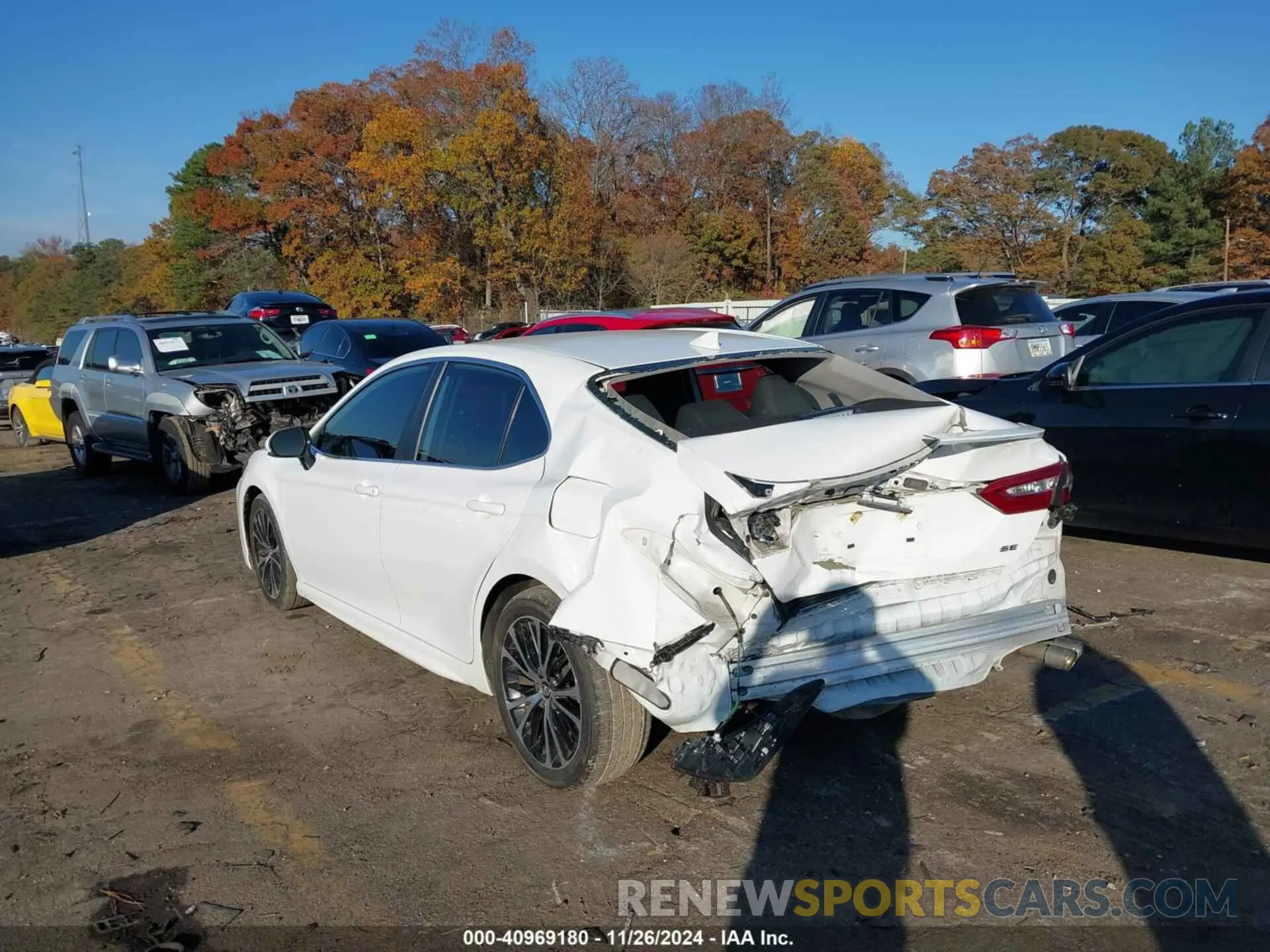 3 fotografías del automóvil dañado 4T1B11HK4KU780772 TOYOTA CAMRY 2019