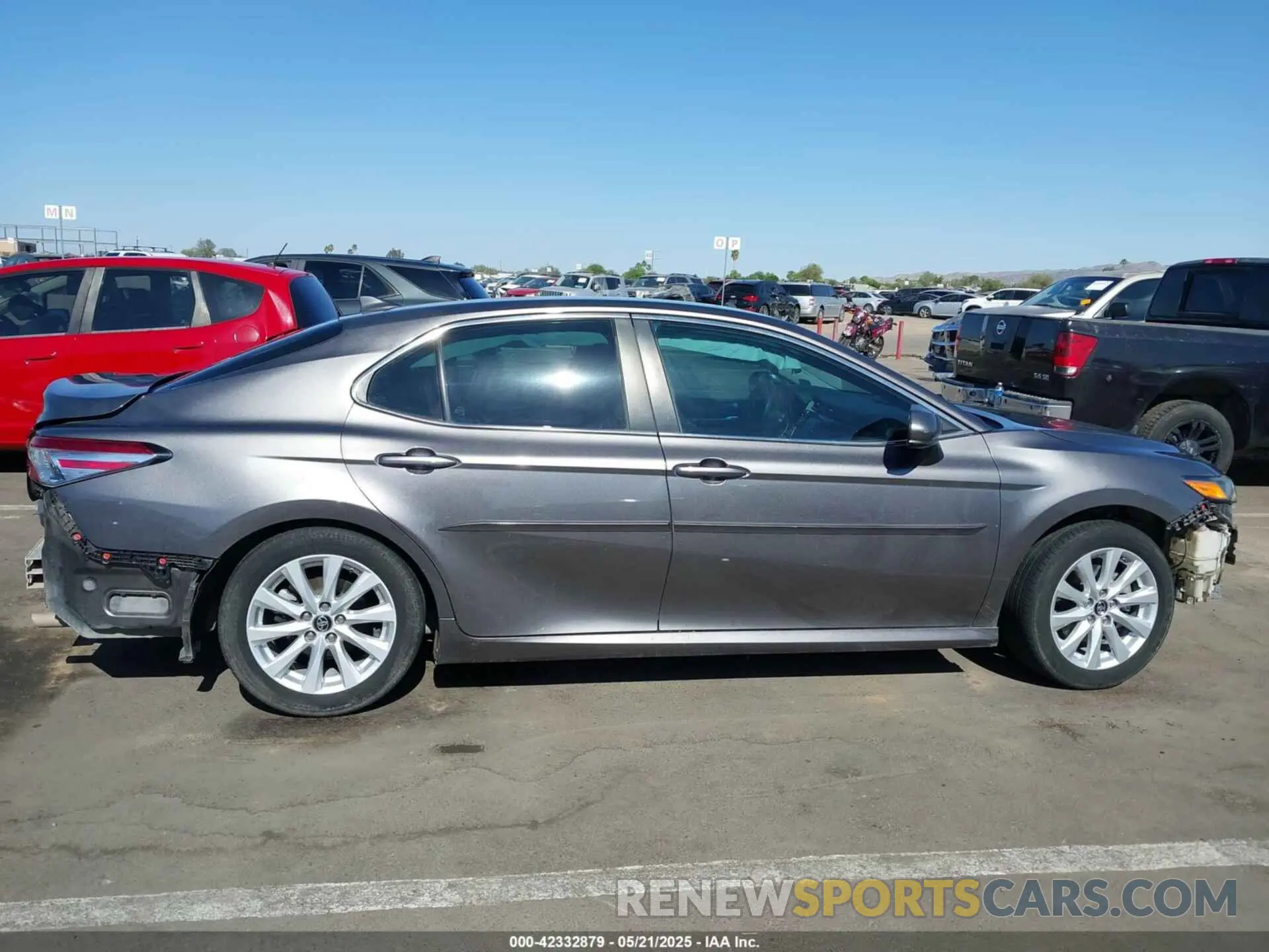14 fotografías del automóvil dañado 4T1B11HK4KU781985 TOYOTA CAMRY 2019