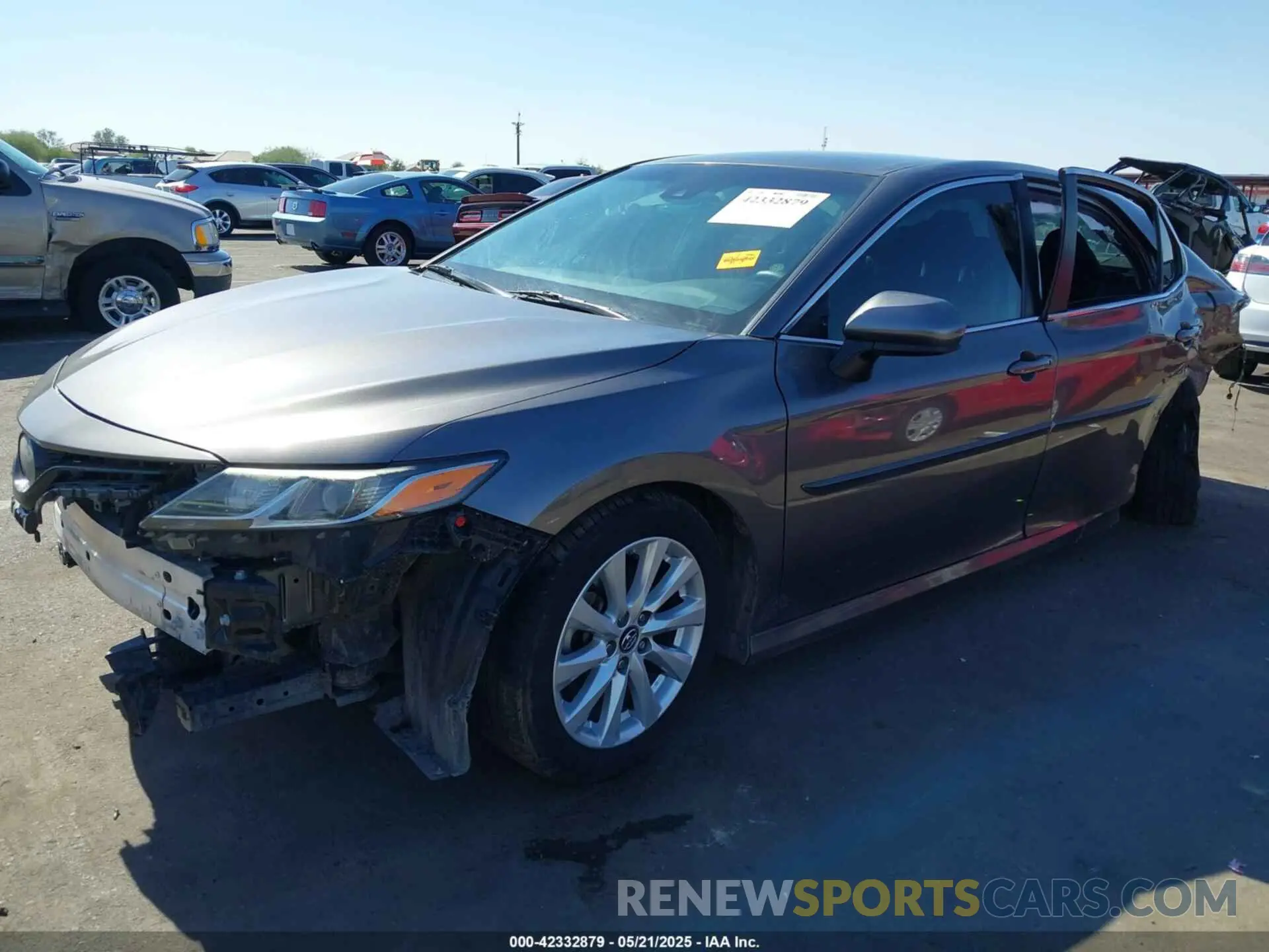 2 fotografías del automóvil dañado 4T1B11HK4KU781985 TOYOTA CAMRY 2019