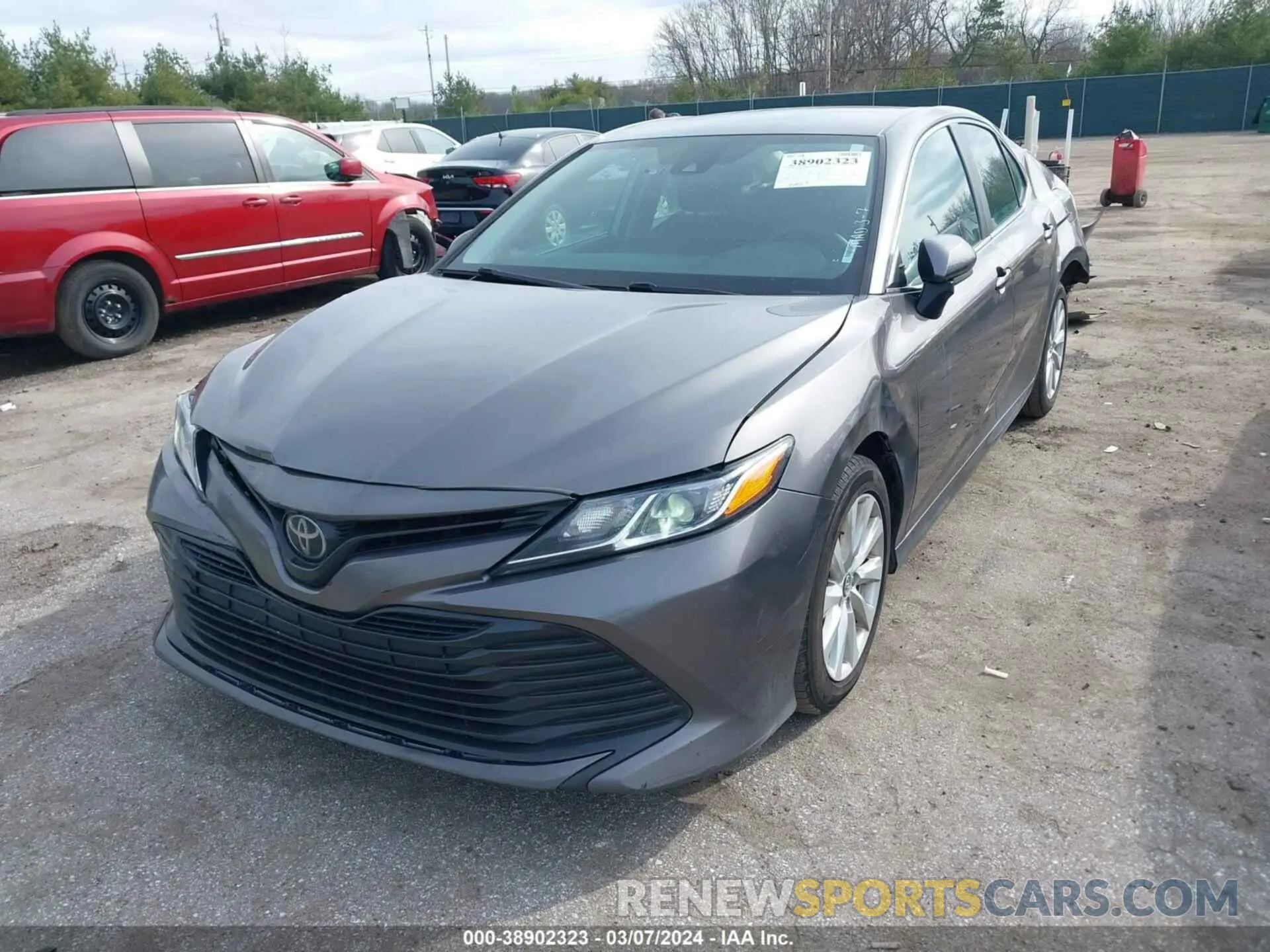 2 fotografías del automóvil dañado 4T1B11HK4KU788337 TOYOTA CAMRY 2019