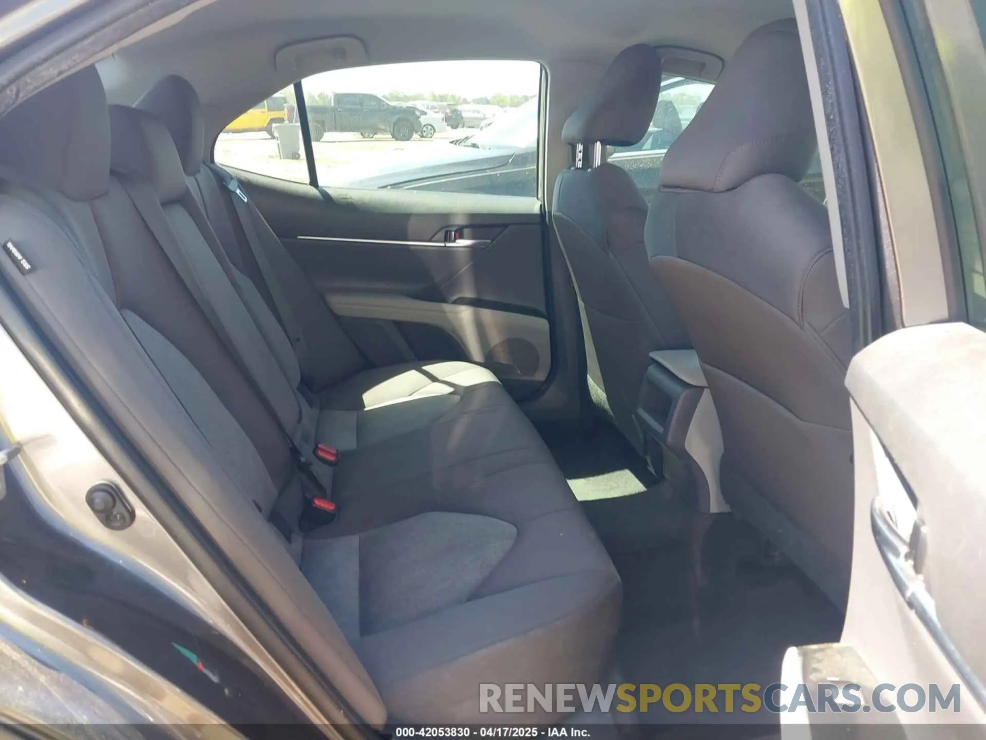 8 fotografías del automóvil dañado 4T1B11HK4KU797720 TOYOTA CAMRY 2019