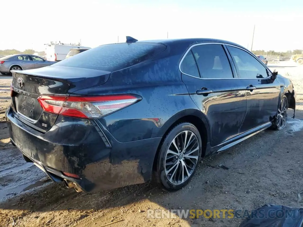 3 fotografías del automóvil dañado 4T1B11HK4KU807131 TOYOTA CAMRY 2019