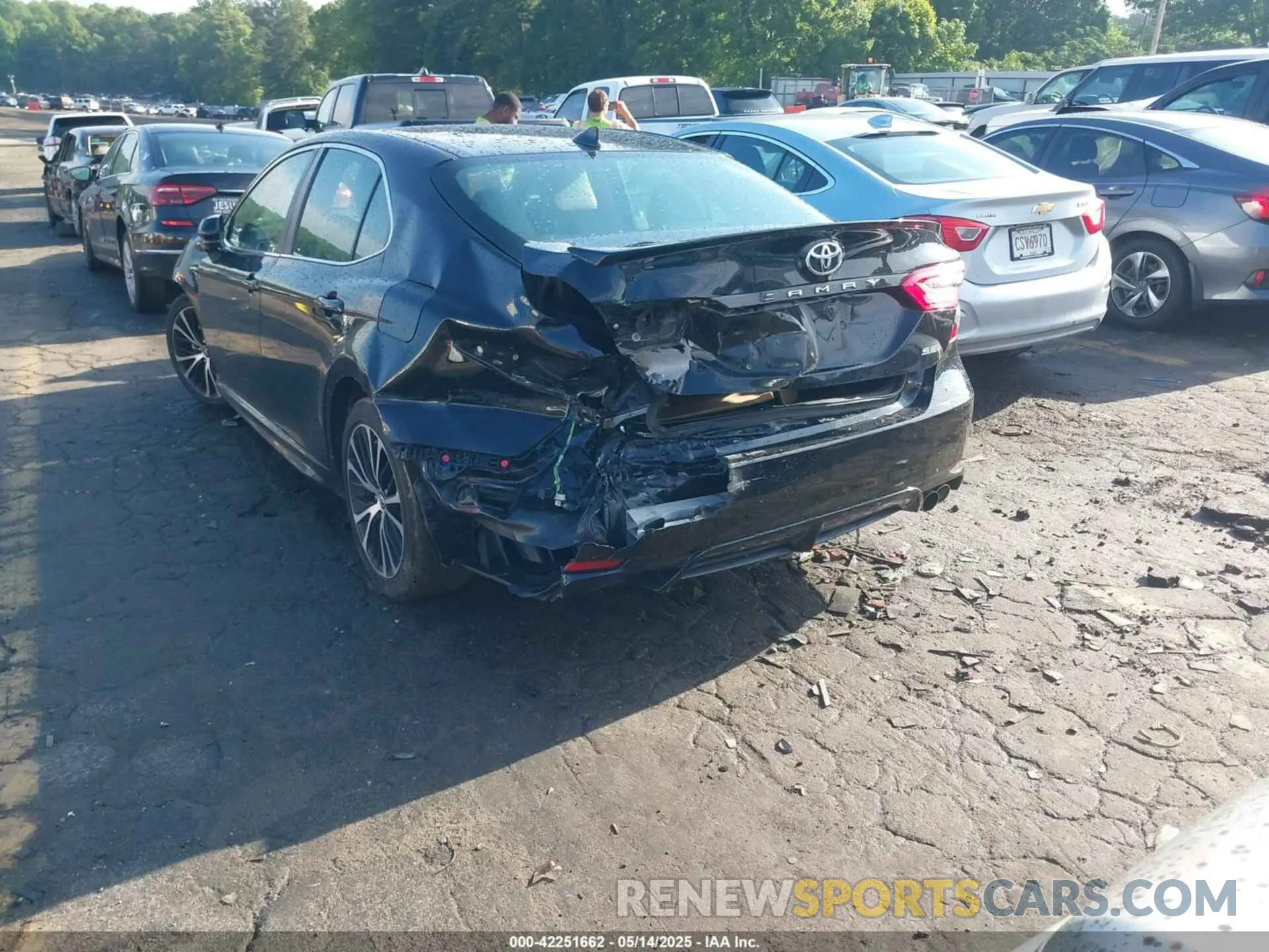 3 fotografías del automóvil dañado 4T1B11HK4KU807730 TOYOTA CAMRY 2019