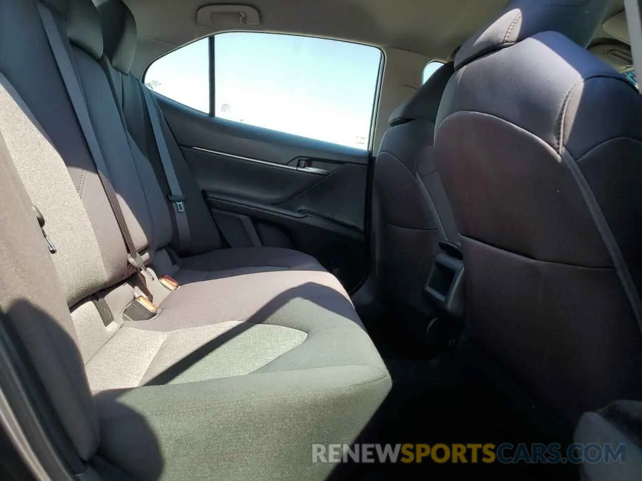 10 fotografías del automóvil dañado 4T1B11HK4KU810188 TOYOTA CAMRY 2019