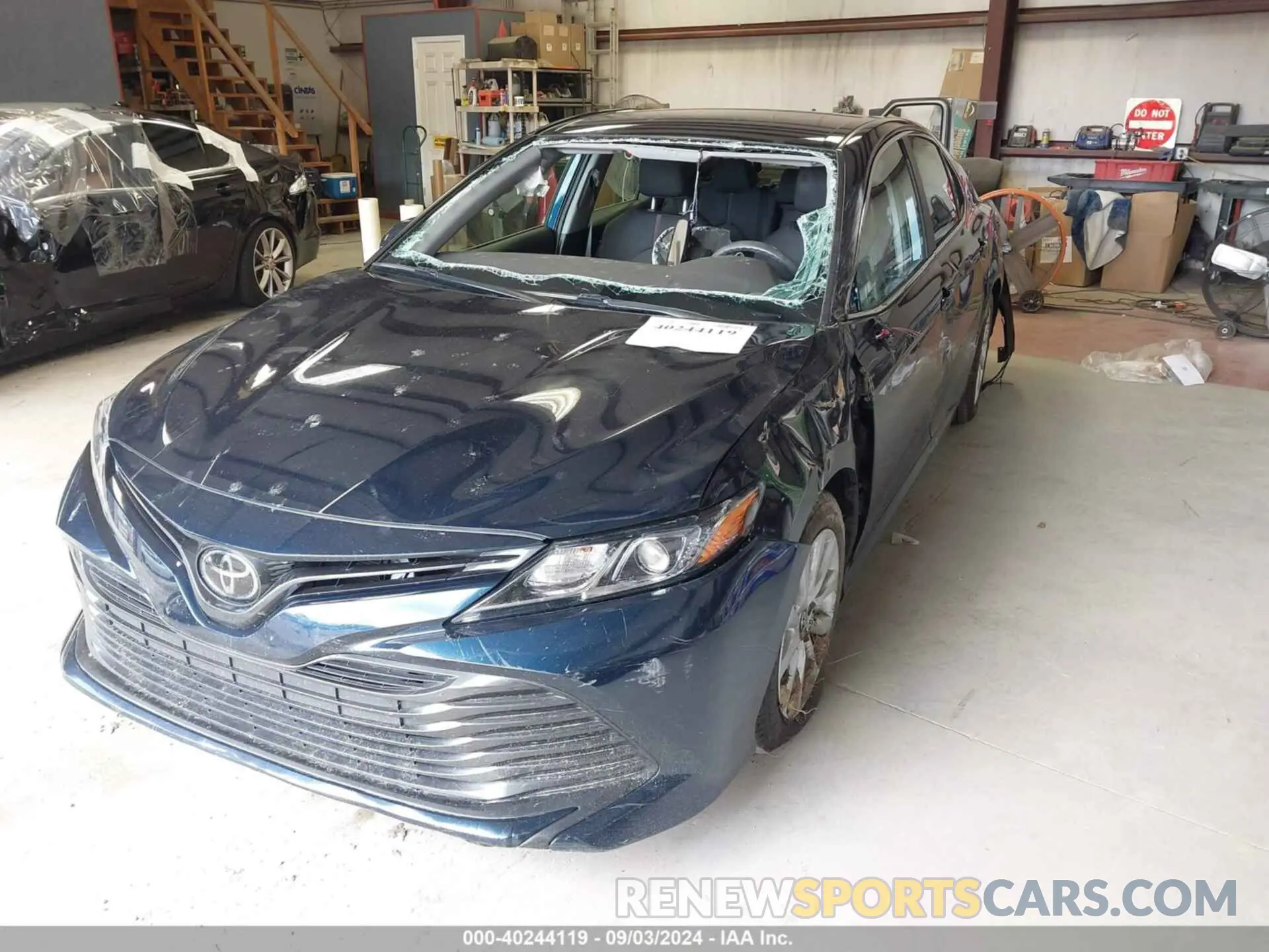 2 fotografías del automóvil dañado 4T1B11HK4KU812068 TOYOTA CAMRY 2019