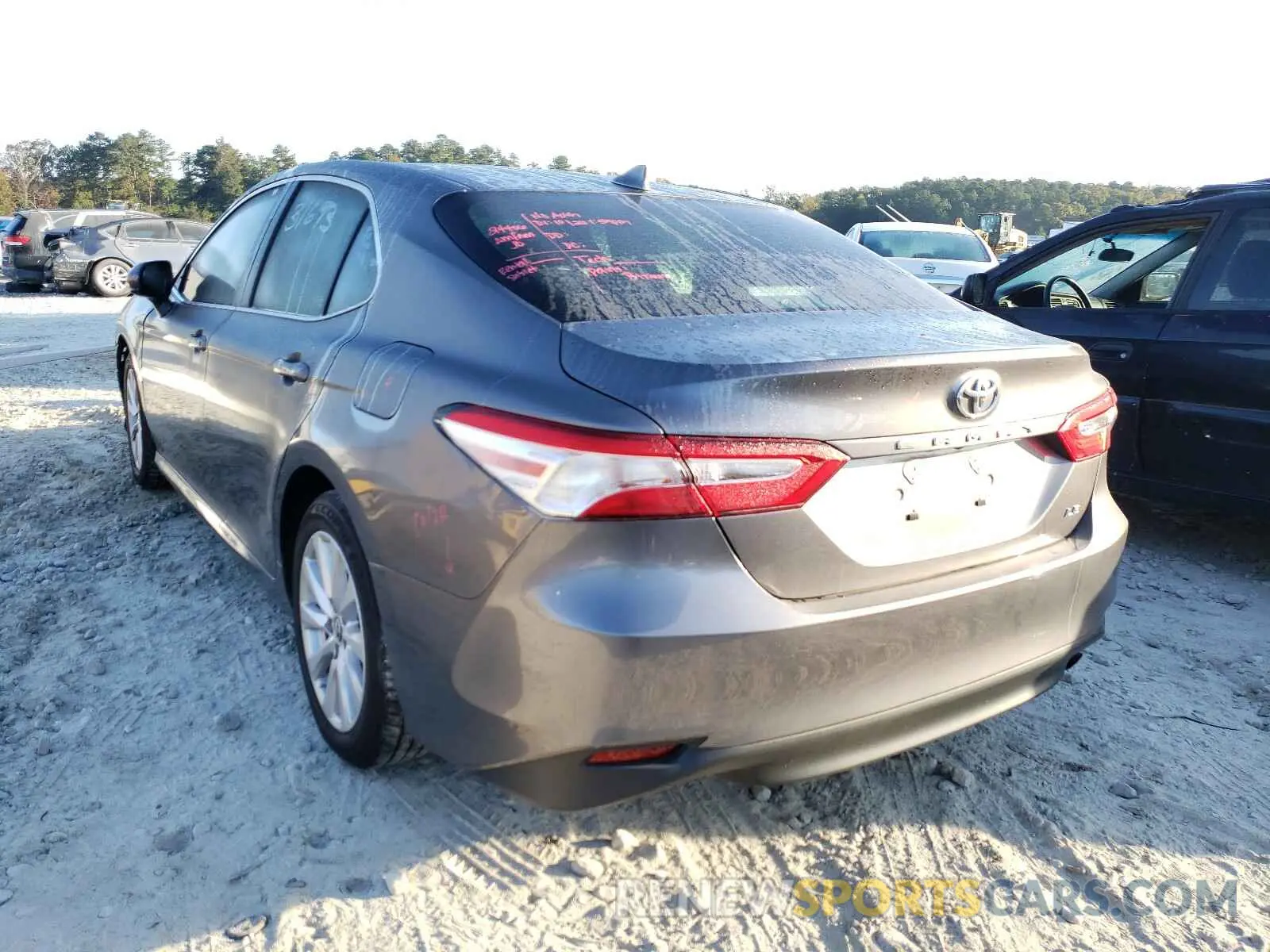 3 fotografías del automóvil dañado 4T1B11HK4KU826584 TOYOTA CAMRY 2019