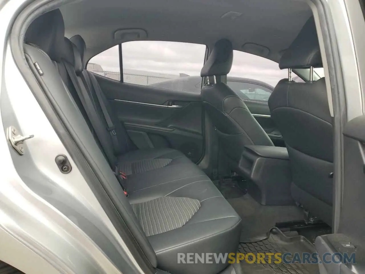 10 fotografías del automóvil dañado 4T1B11HK4KU830778 TOYOTA CAMRY 2019