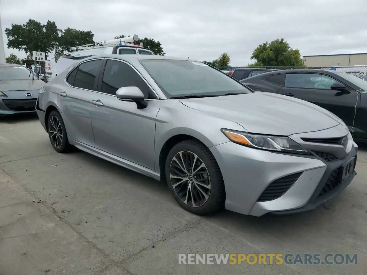 4 fotografías del automóvil dañado 4T1B11HK4KU830778 TOYOTA CAMRY 2019