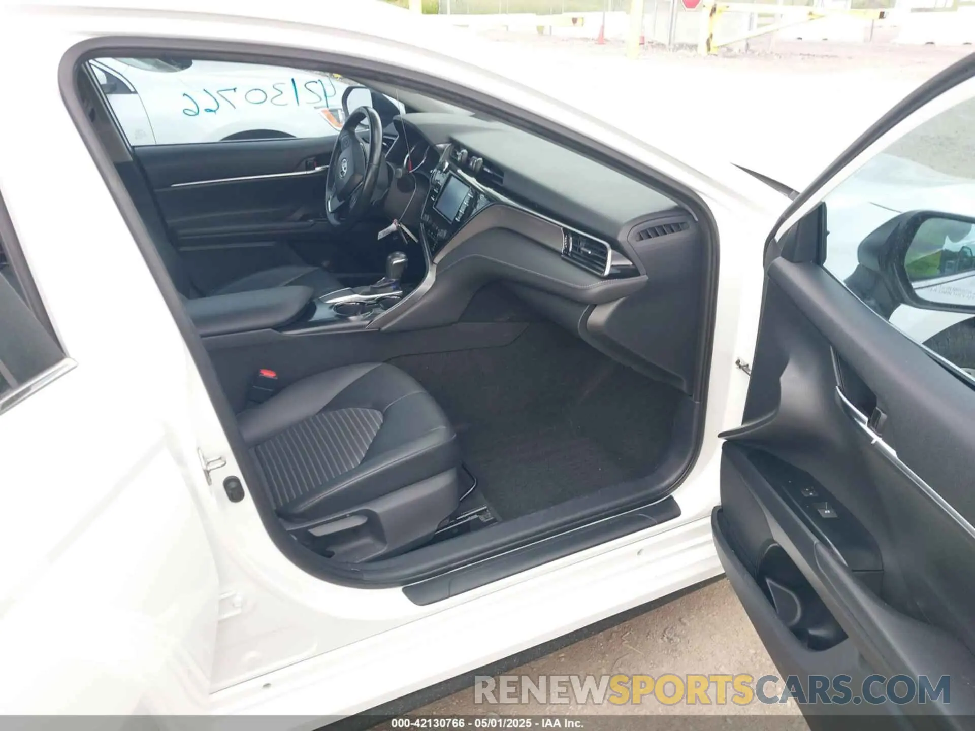 5 fotografías del automóvil dañado 4T1B11HK4KU833163 TOYOTA CAMRY 2019