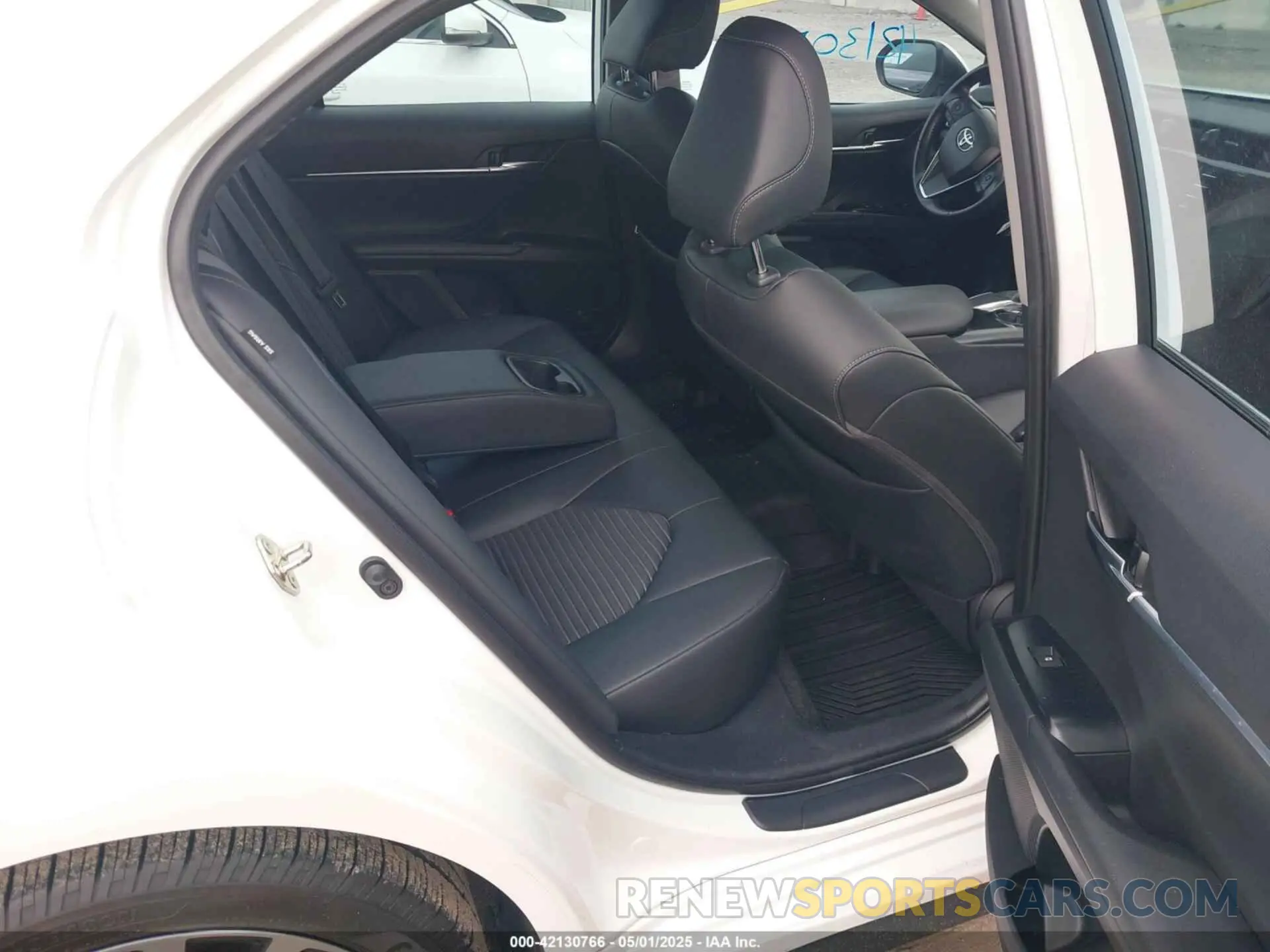 8 fotografías del automóvil dañado 4T1B11HK4KU833163 TOYOTA CAMRY 2019