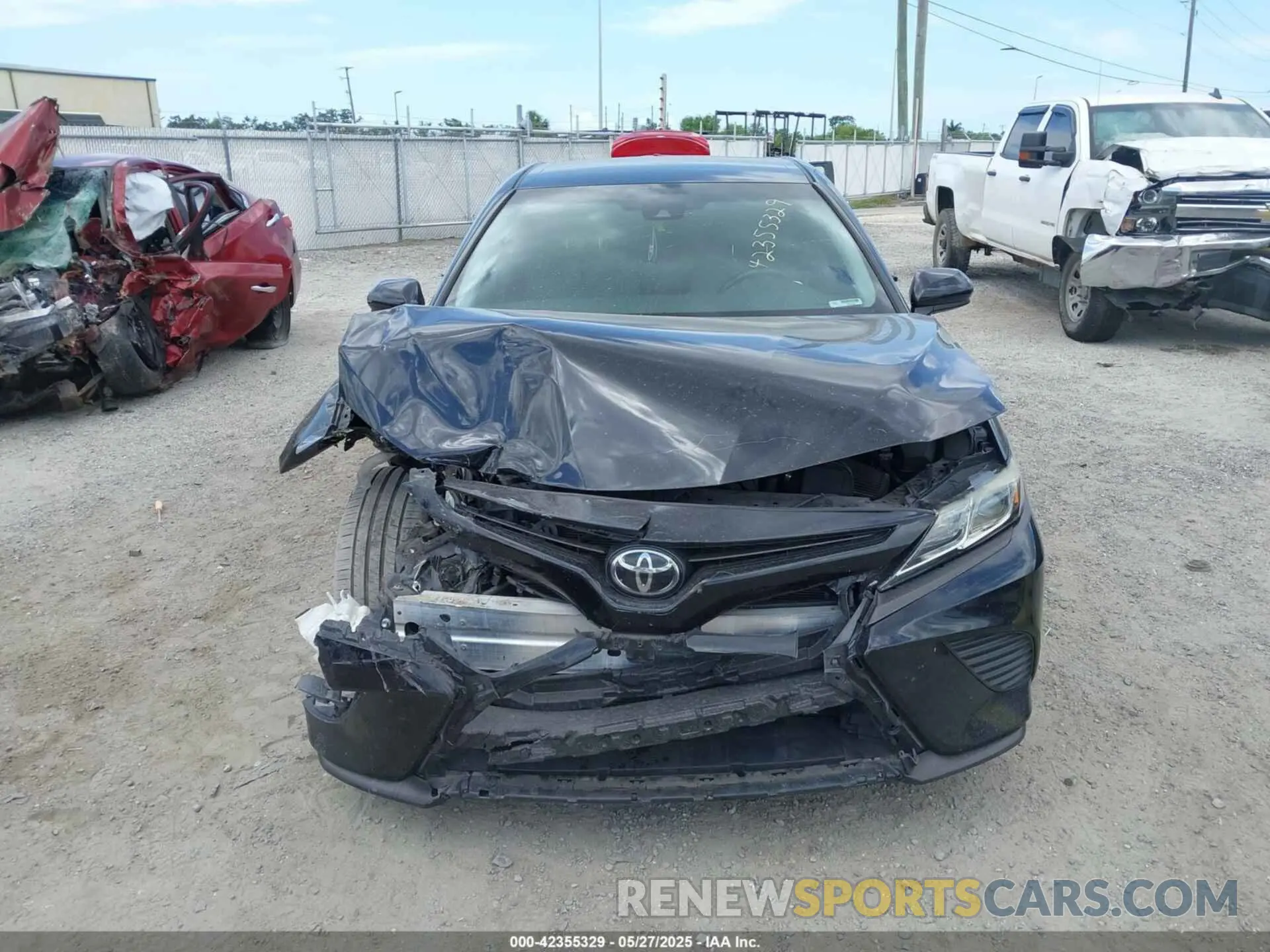 13 fotografías del automóvil dañado 4T1B11HK4KU834975 TOYOTA CAMRY 2019
