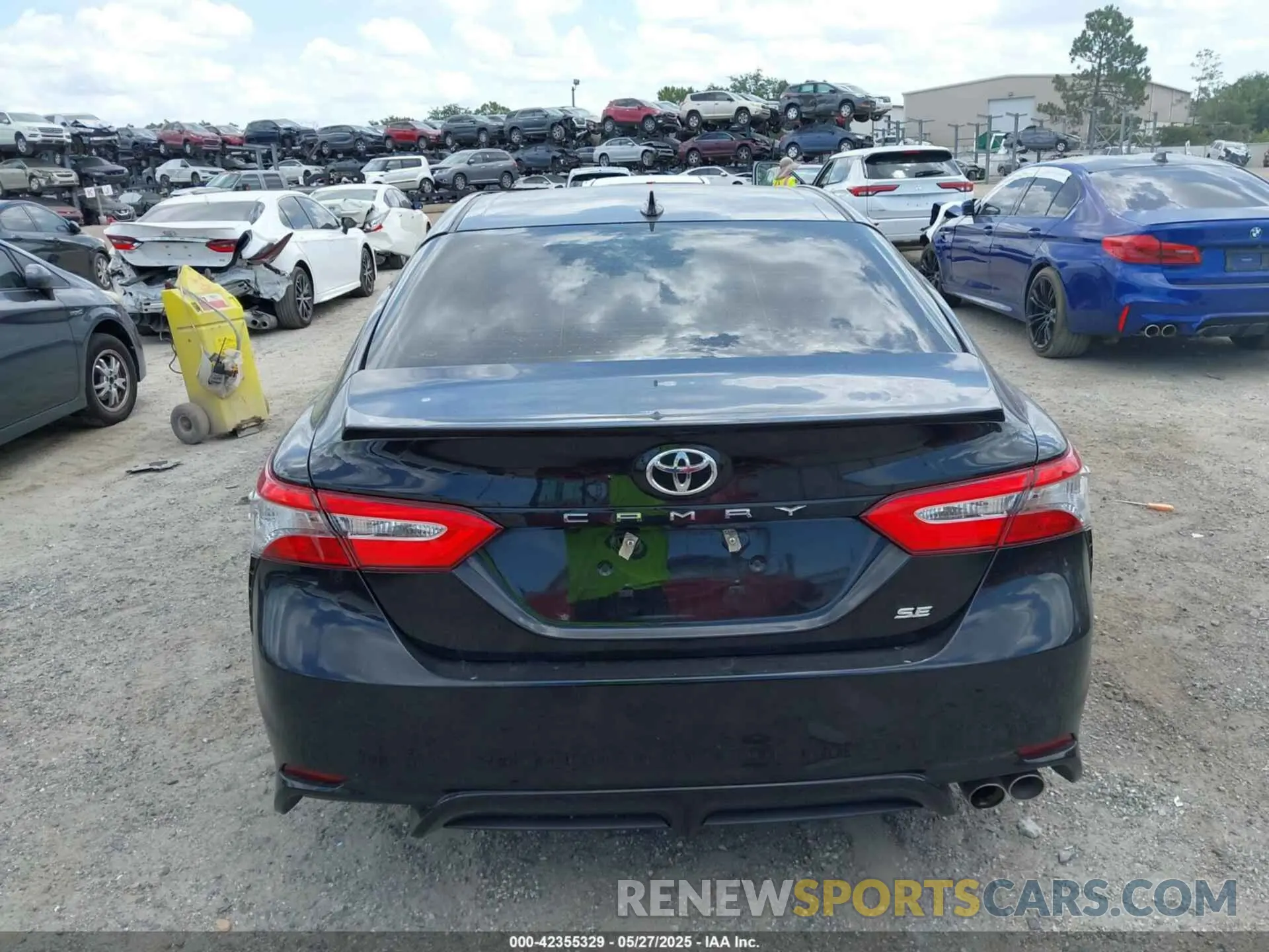 17 fotografías del automóvil dañado 4T1B11HK4KU834975 TOYOTA CAMRY 2019