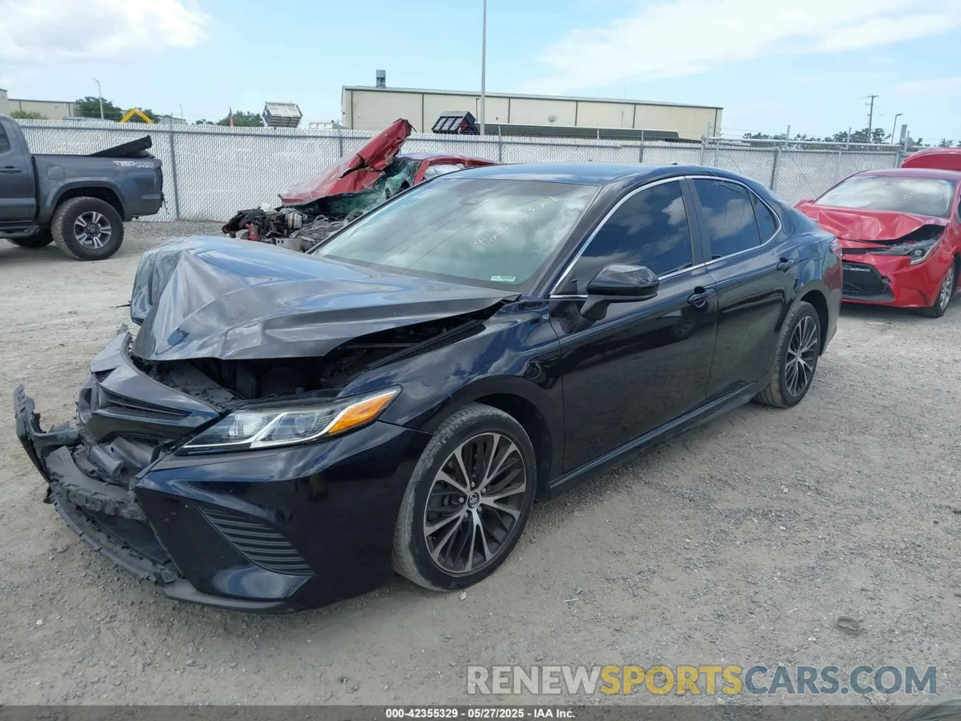 2 fotografías del automóvil dañado 4T1B11HK4KU834975 TOYOTA CAMRY 2019