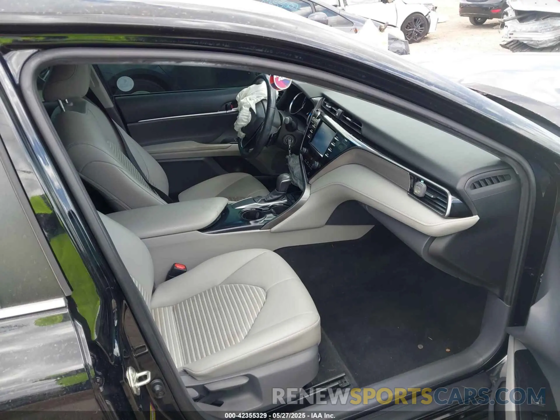 5 fotografías del automóvil dañado 4T1B11HK4KU834975 TOYOTA CAMRY 2019