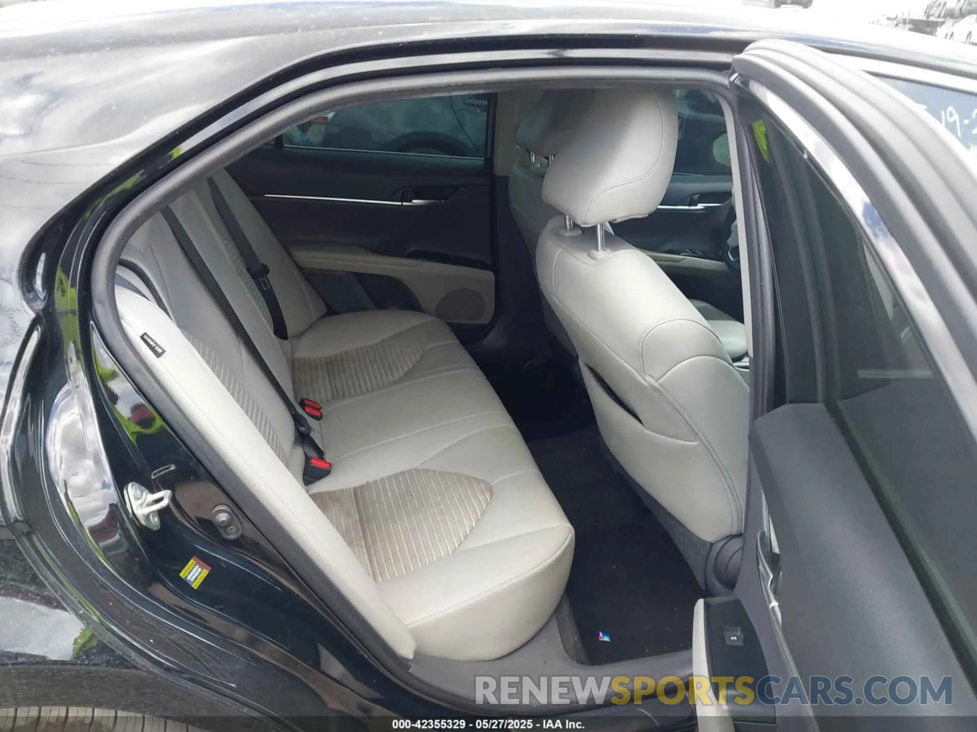 8 fotografías del automóvil dañado 4T1B11HK4KU834975 TOYOTA CAMRY 2019