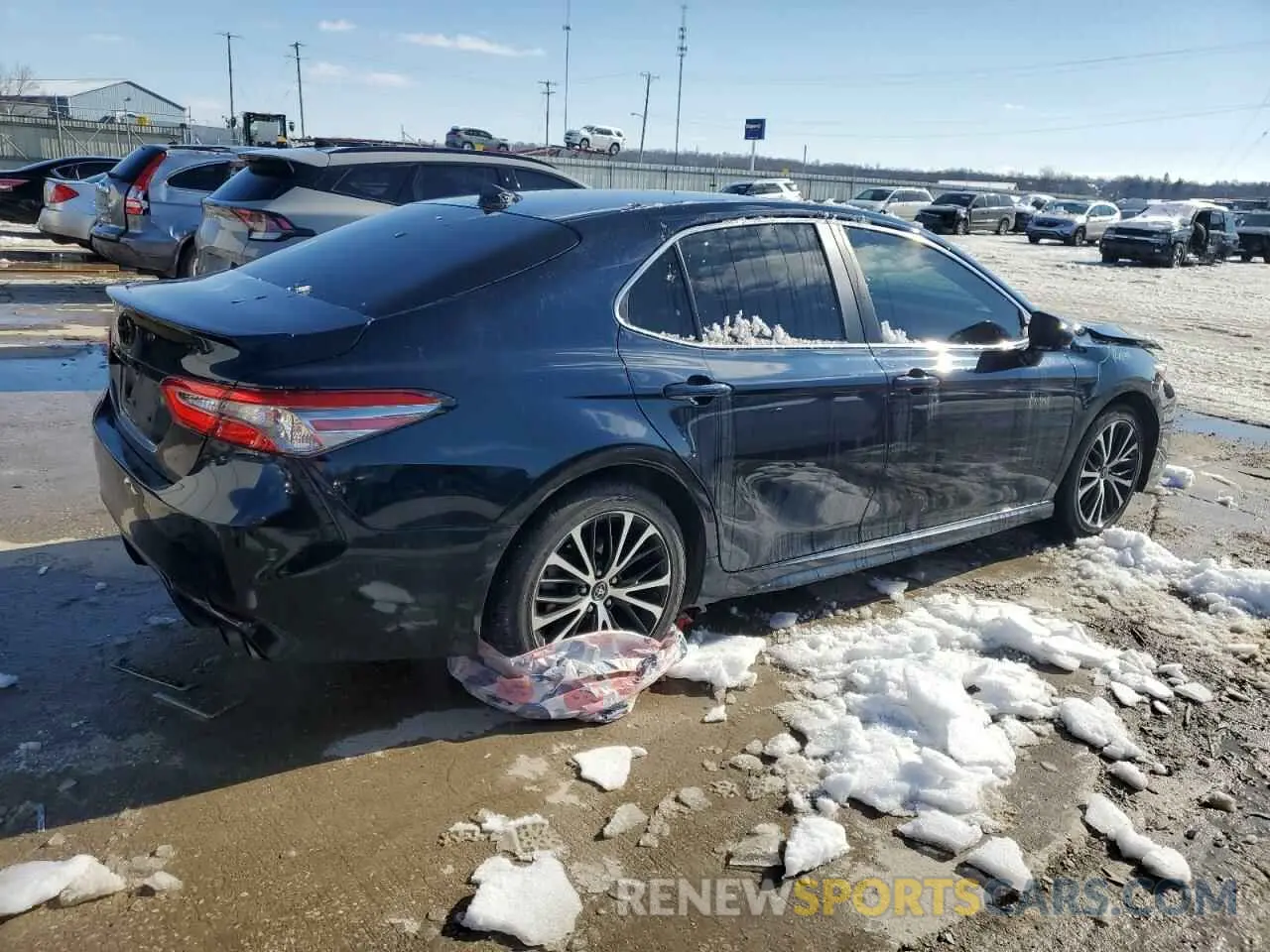 3 fotografías del automóvil dañado 4T1B11HK4KU837049 TOYOTA CAMRY 2019