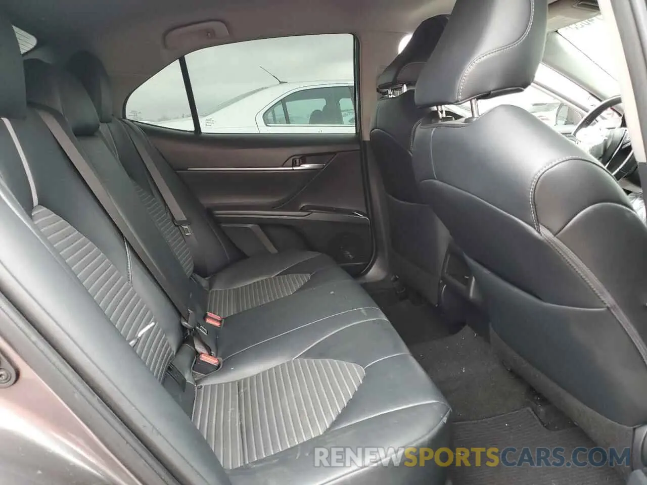 10 fotografías del automóvil dañado 4T1B11HK4KU840792 TOYOTA CAMRY 2019