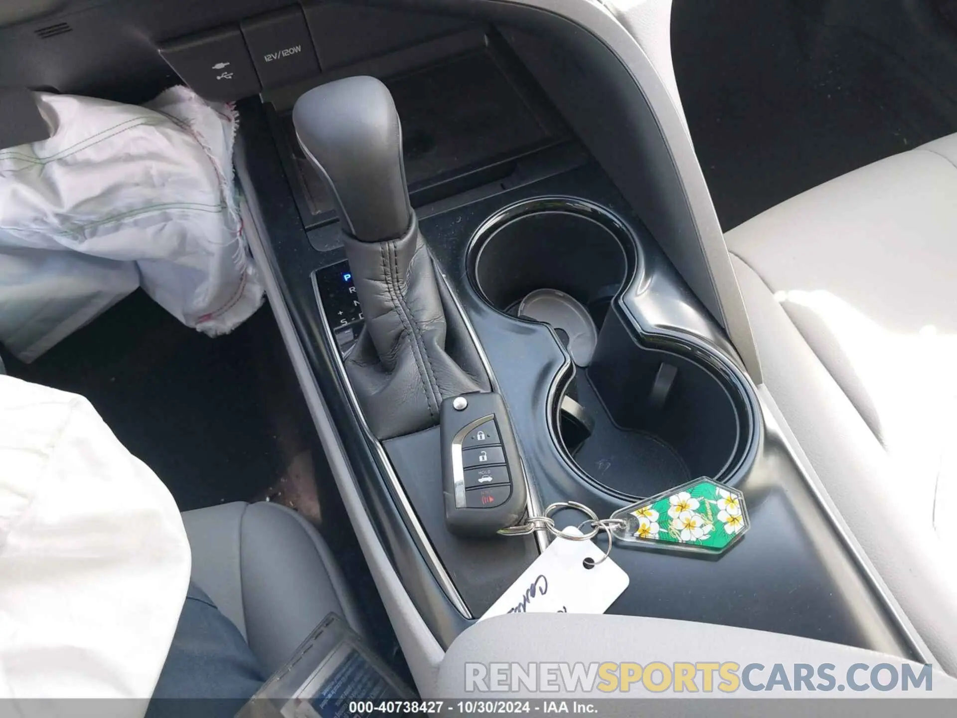 11 fotografías del automóvil dañado 4T1B11HK4KU841263 TOYOTA CAMRY 2019