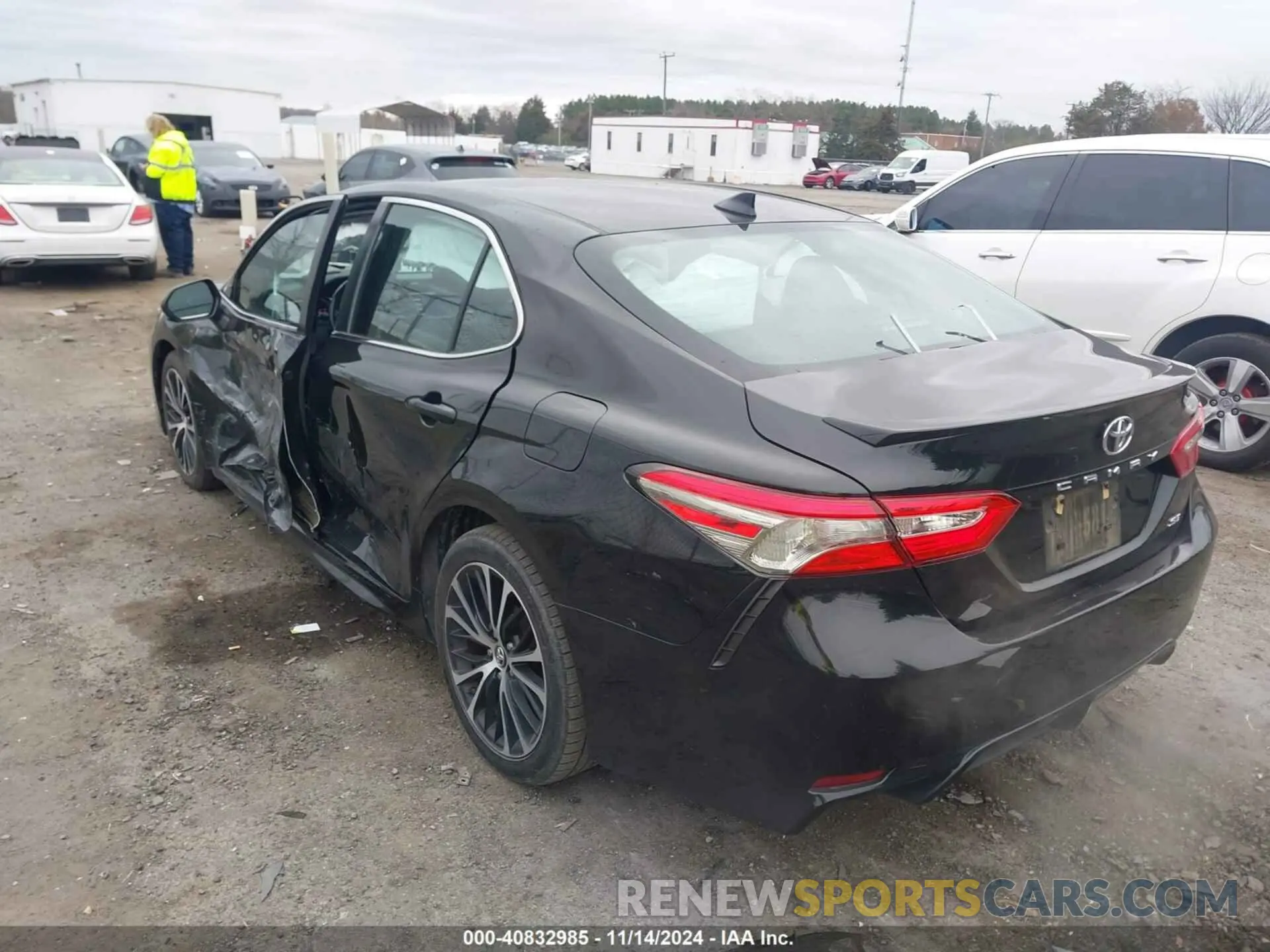 3 fotografías del automóvil dañado 4T1B11HK4KU842252 TOYOTA CAMRY 2019