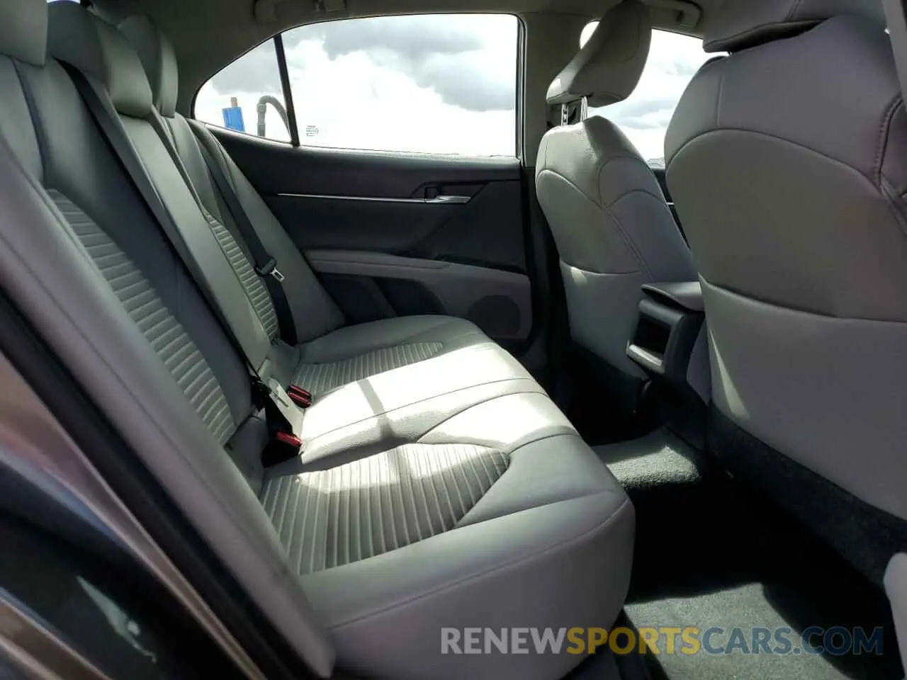 10 fotografías del automóvil dañado 4T1B11HK4KU845538 TOYOTA CAMRY 2019