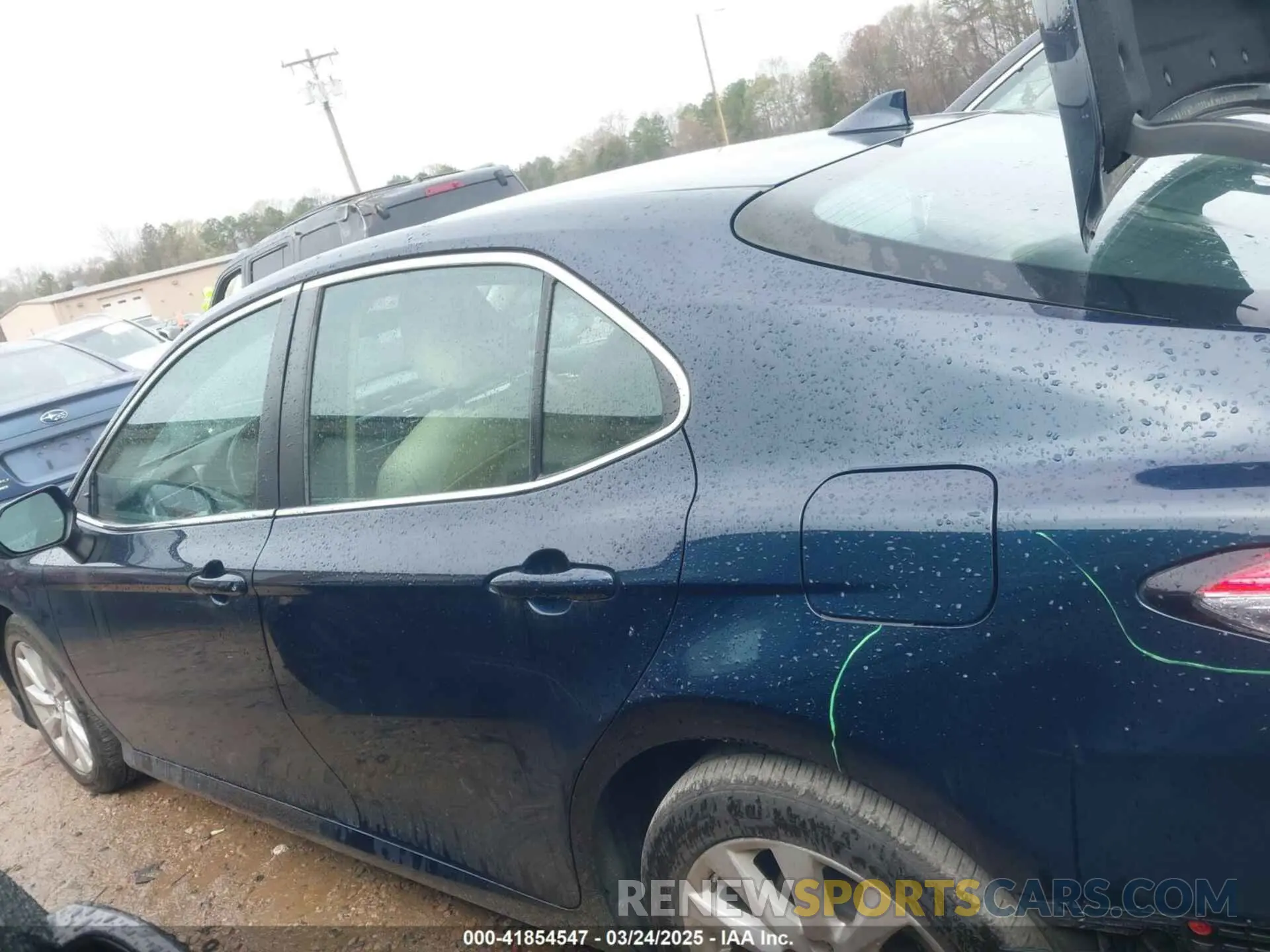14 fotografías del automóvil dañado 4T1B11HK4KU848696 TOYOTA CAMRY 2019