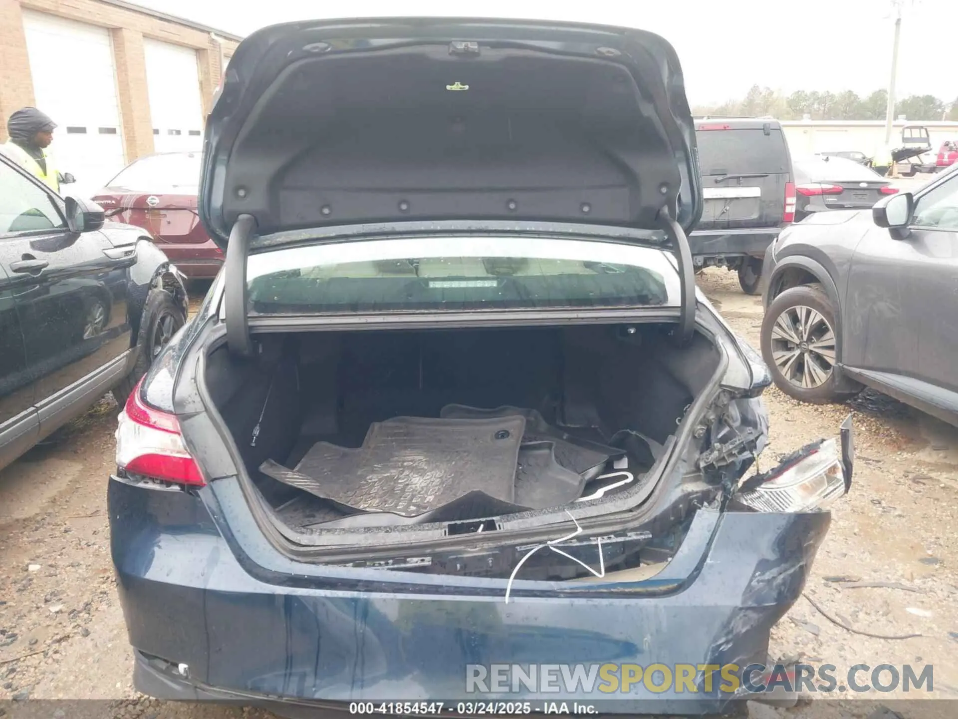 16 fotografías del automóvil dañado 4T1B11HK4KU848696 TOYOTA CAMRY 2019