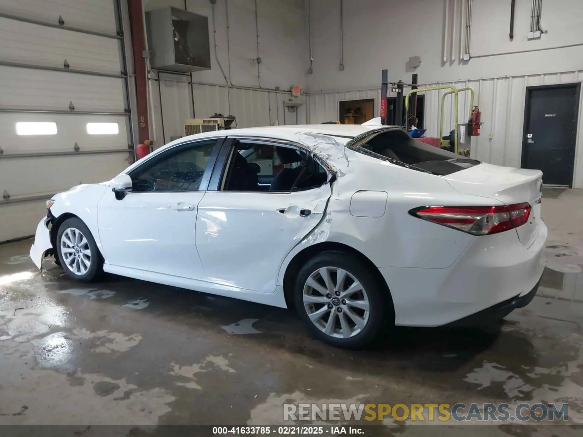 14 fotografías del automóvil dañado 4T1B11HK4KU853137 TOYOTA CAMRY 2019