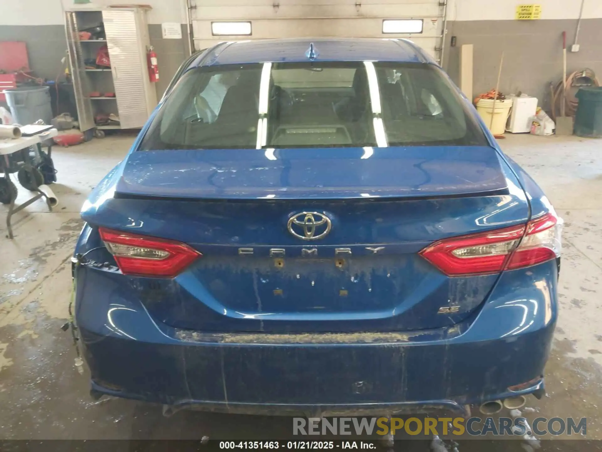 16 fotografías del automóvil dañado 4T1B11HK5KU159797 TOYOTA CAMRY 2019