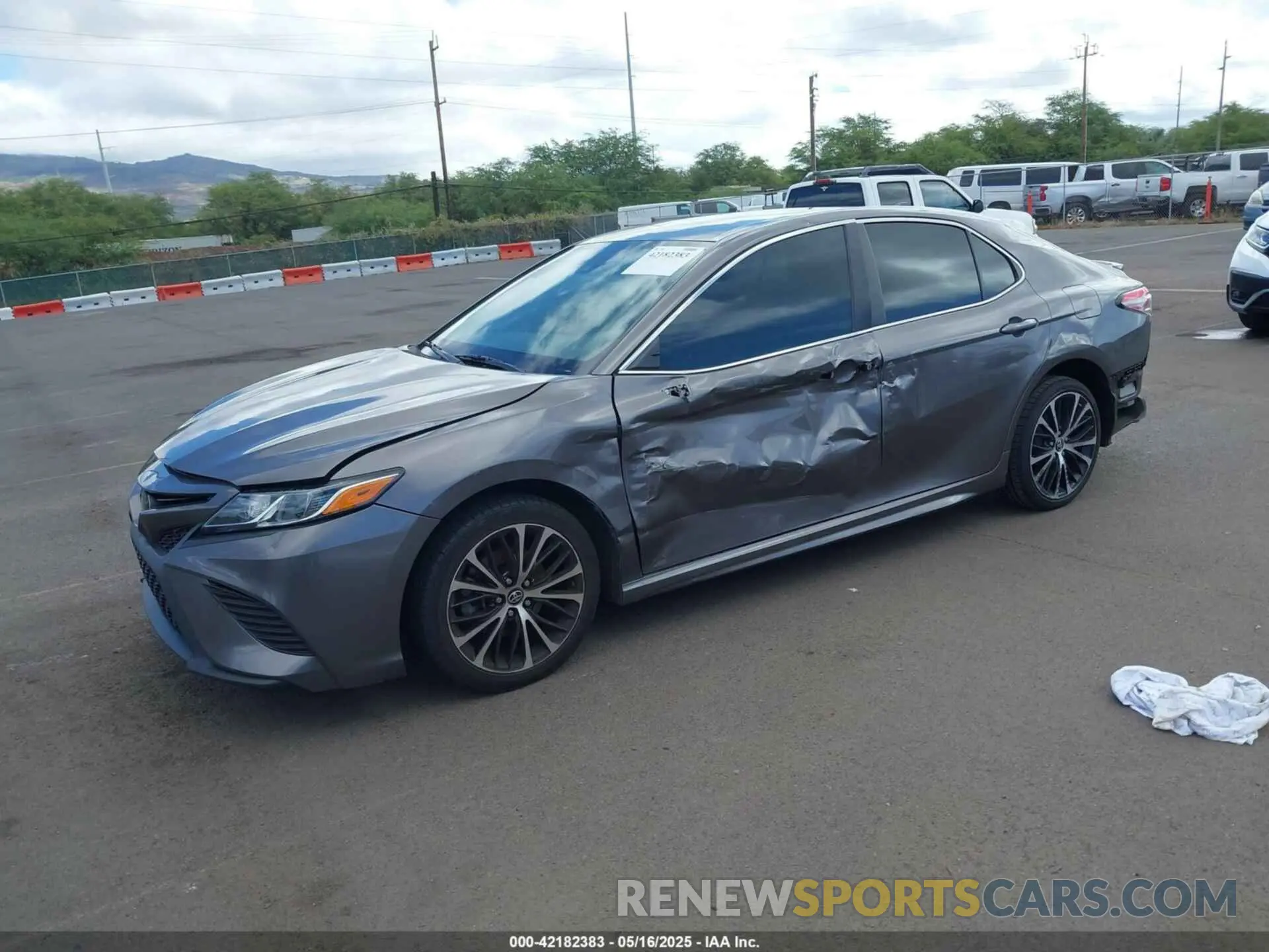 2 fotografías del automóvil dañado 4T1B11HK5KU165065 TOYOTA CAMRY 2019