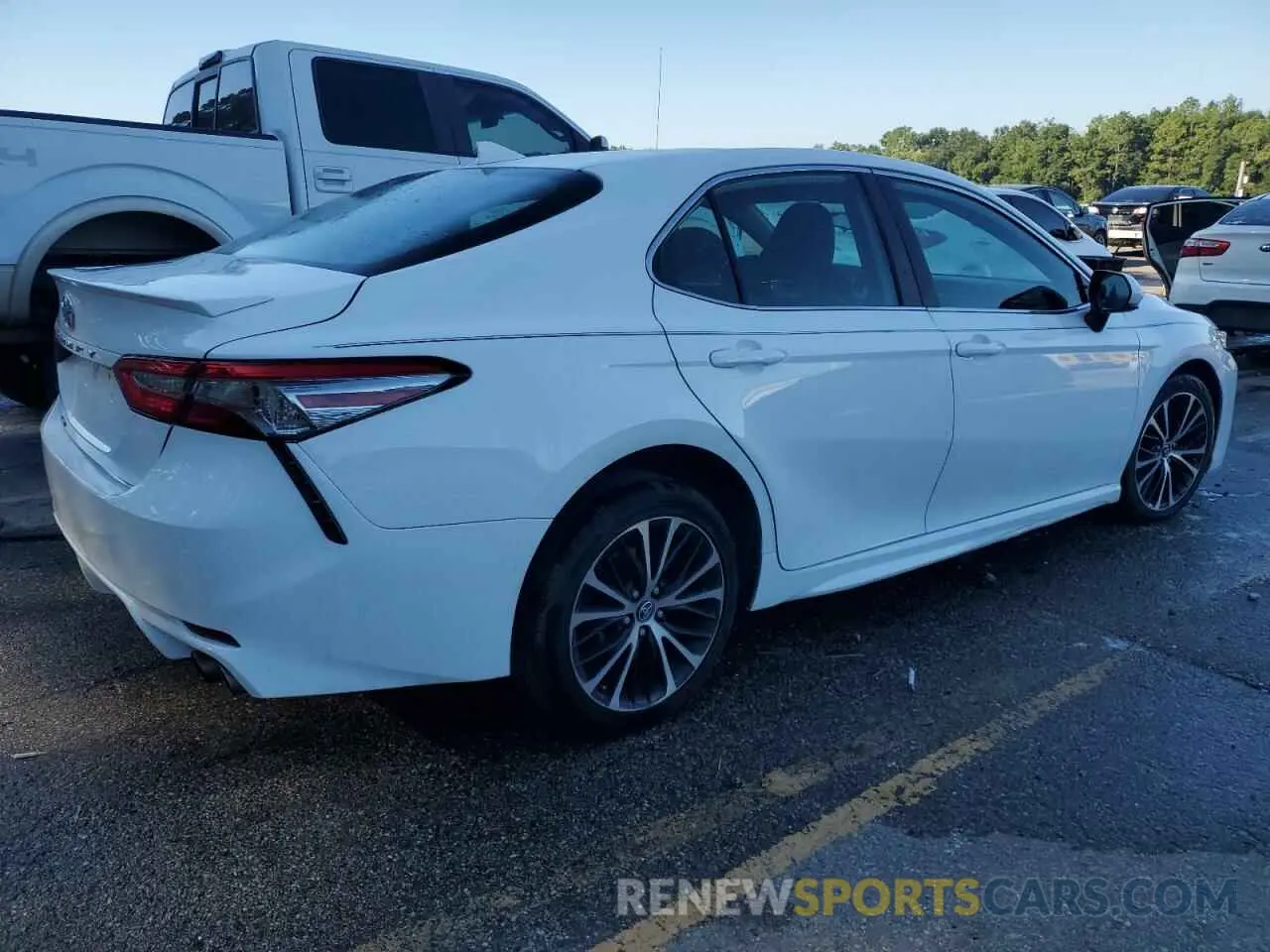 3 fotografías del automóvil dañado 4T1B11HK5KU172520 TOYOTA CAMRY 2019