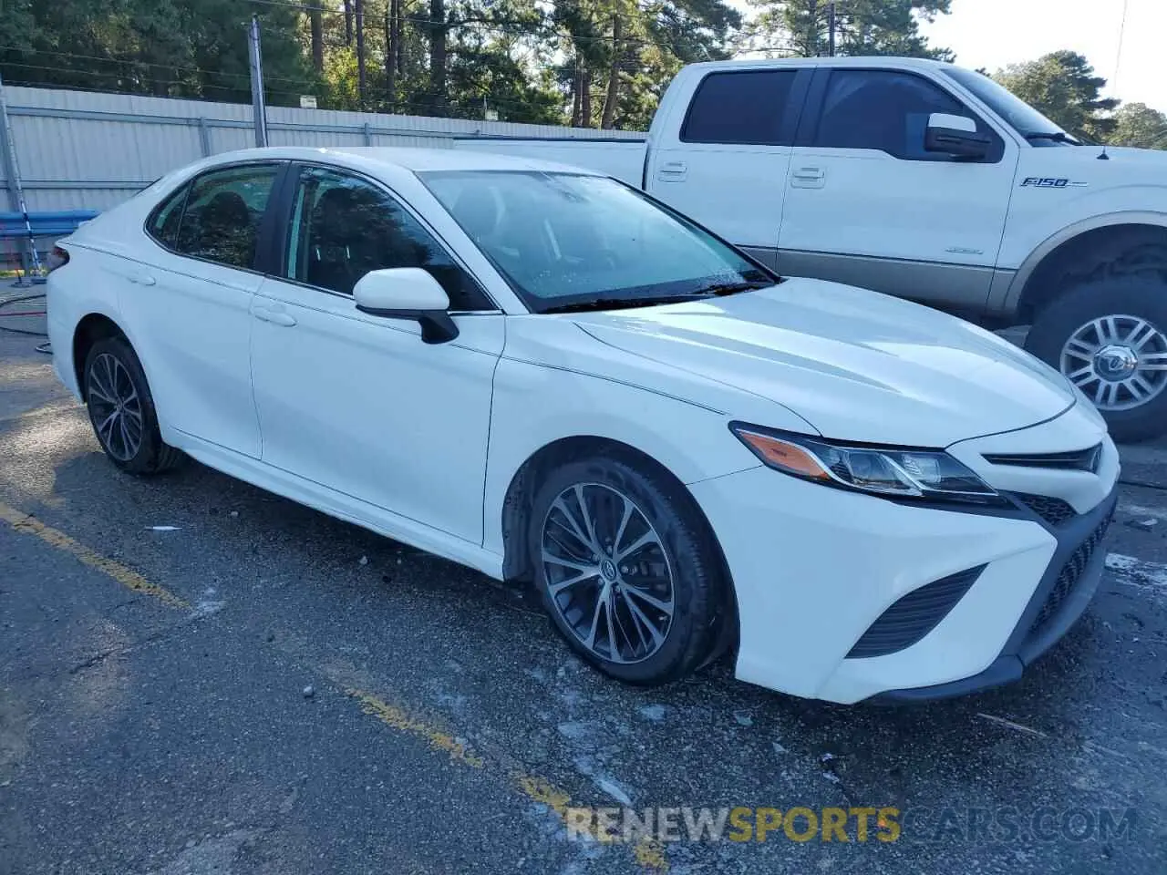 4 fotografías del automóvil dañado 4T1B11HK5KU172520 TOYOTA CAMRY 2019