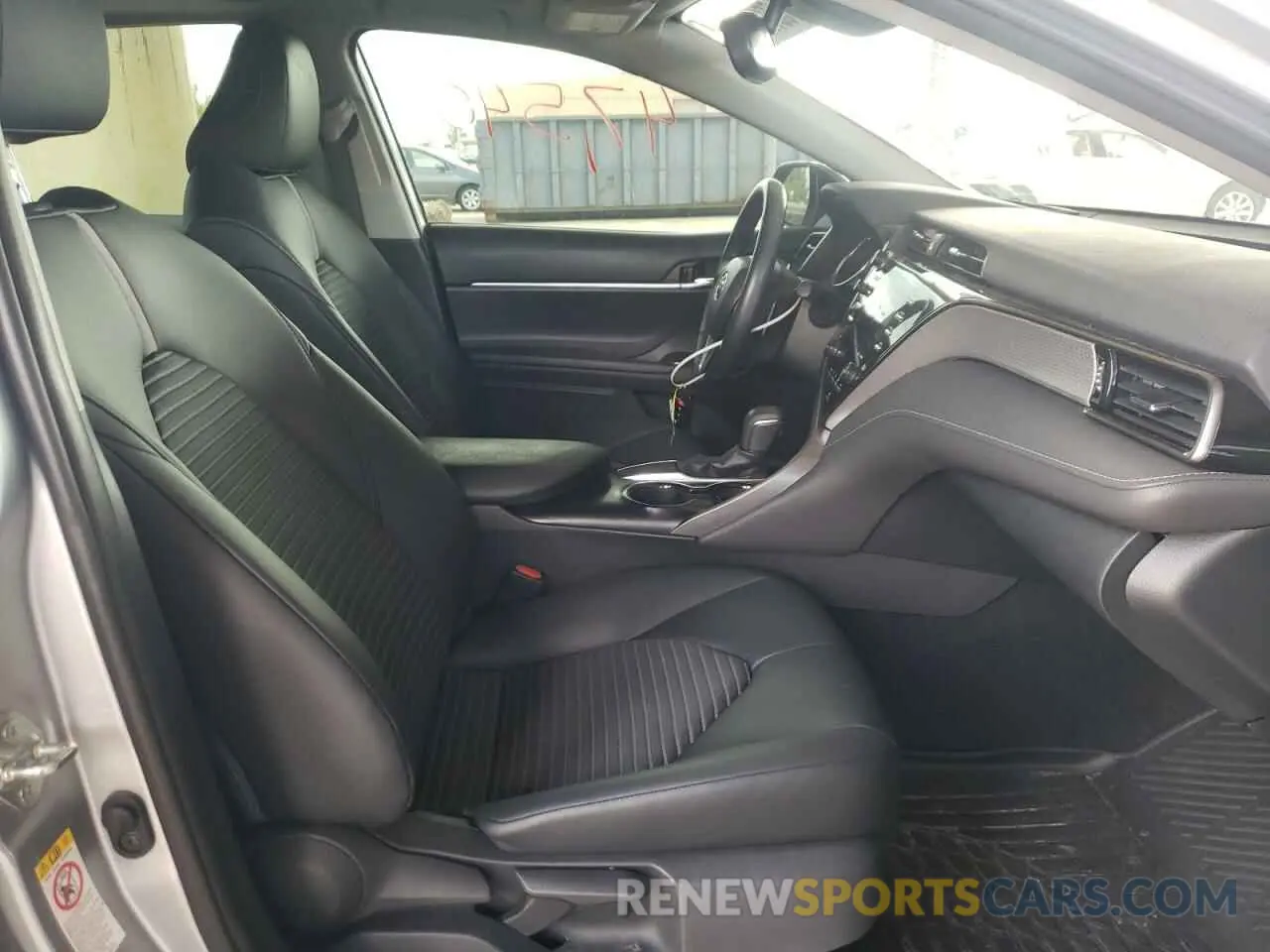 5 fotografías del automóvil dañado 4T1B11HK5KU174526 TOYOTA CAMRY 2019