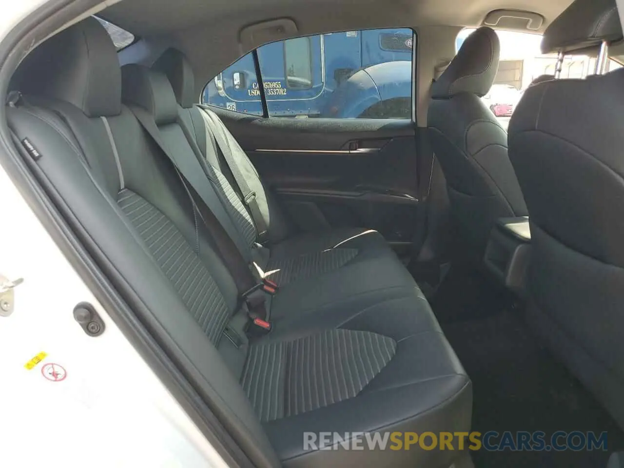10 fotografías del automóvil dañado 4T1B11HK5KU186109 TOYOTA CAMRY 2019
