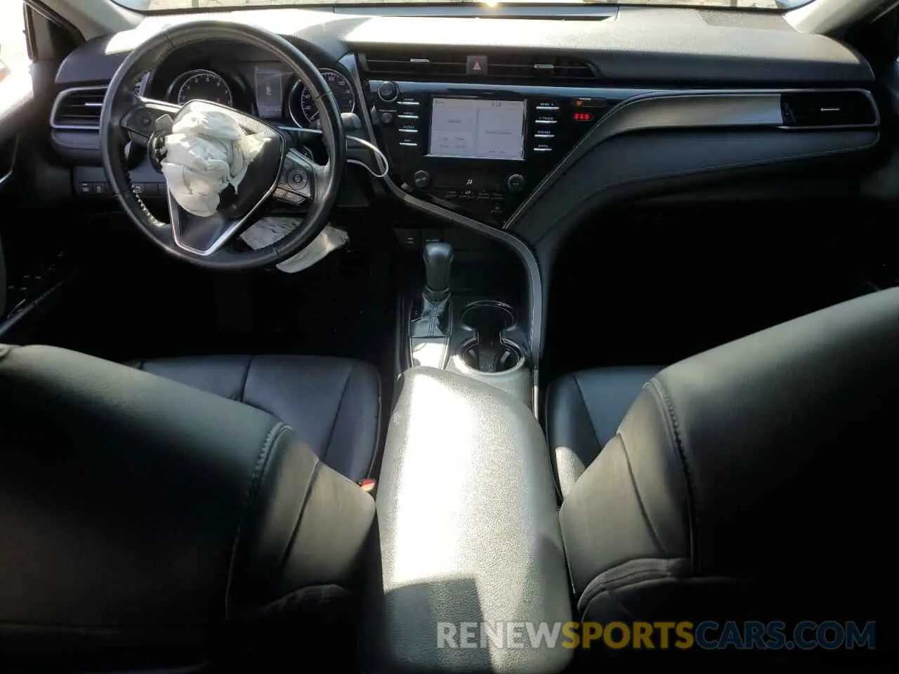 8 fotografías del automóvil dañado 4T1B11HK5KU186109 TOYOTA CAMRY 2019