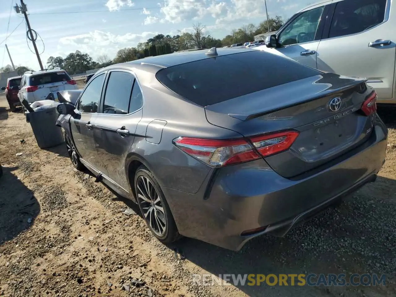 2 fotografías del automóvil dañado 4T1B11HK5KU186935 TOYOTA CAMRY 2019