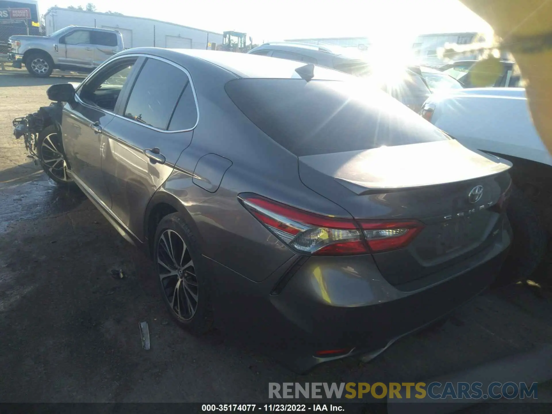 3 fotografías del automóvil dañado 4T1B11HK5KU187809 TOYOTA CAMRY 2019