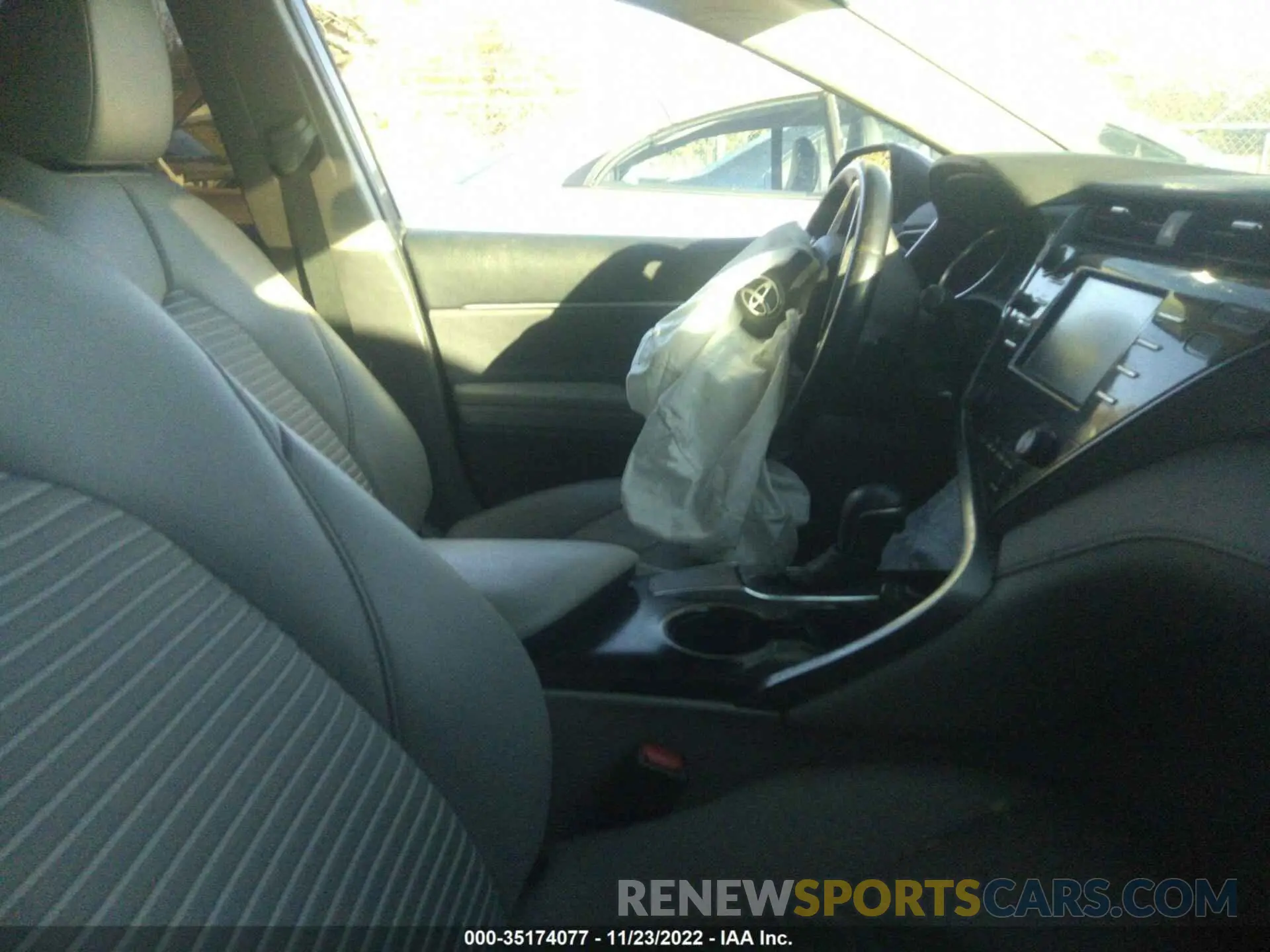 5 fotografías del automóvil dañado 4T1B11HK5KU187809 TOYOTA CAMRY 2019