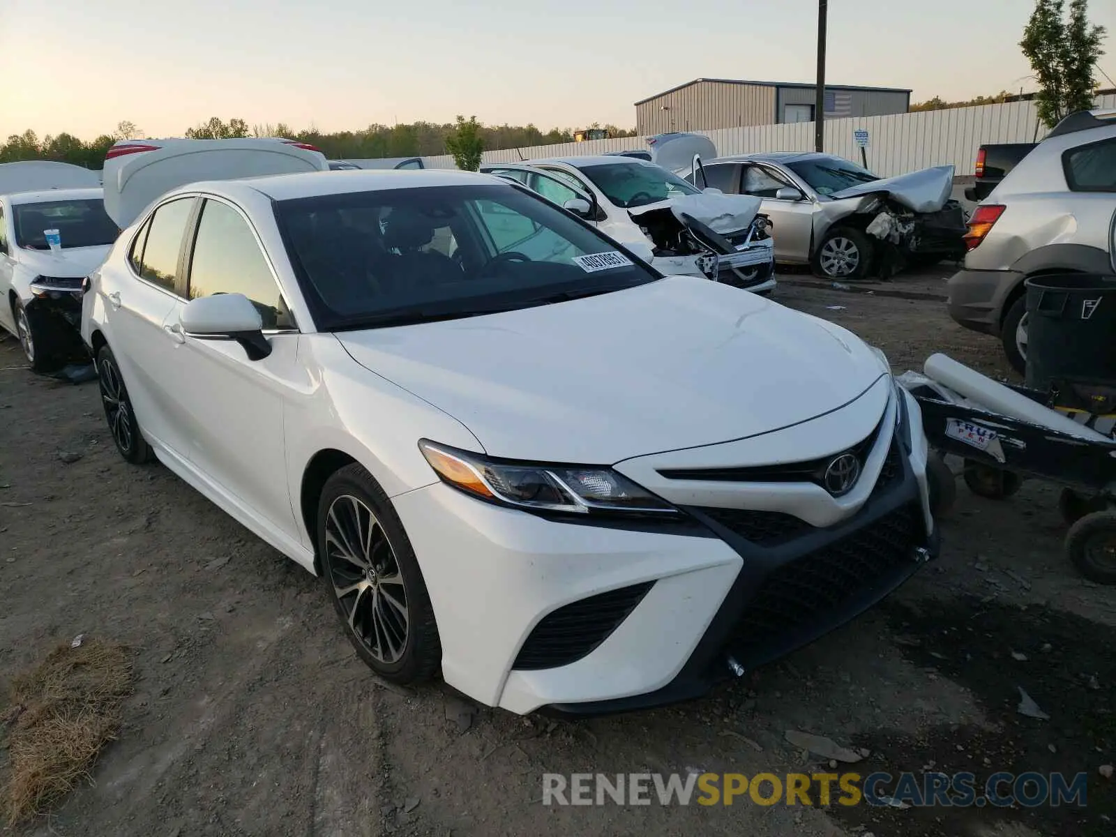 1 fotografías del automóvil dañado 4T1B11HK5KU188670 TOYOTA CAMRY 2019