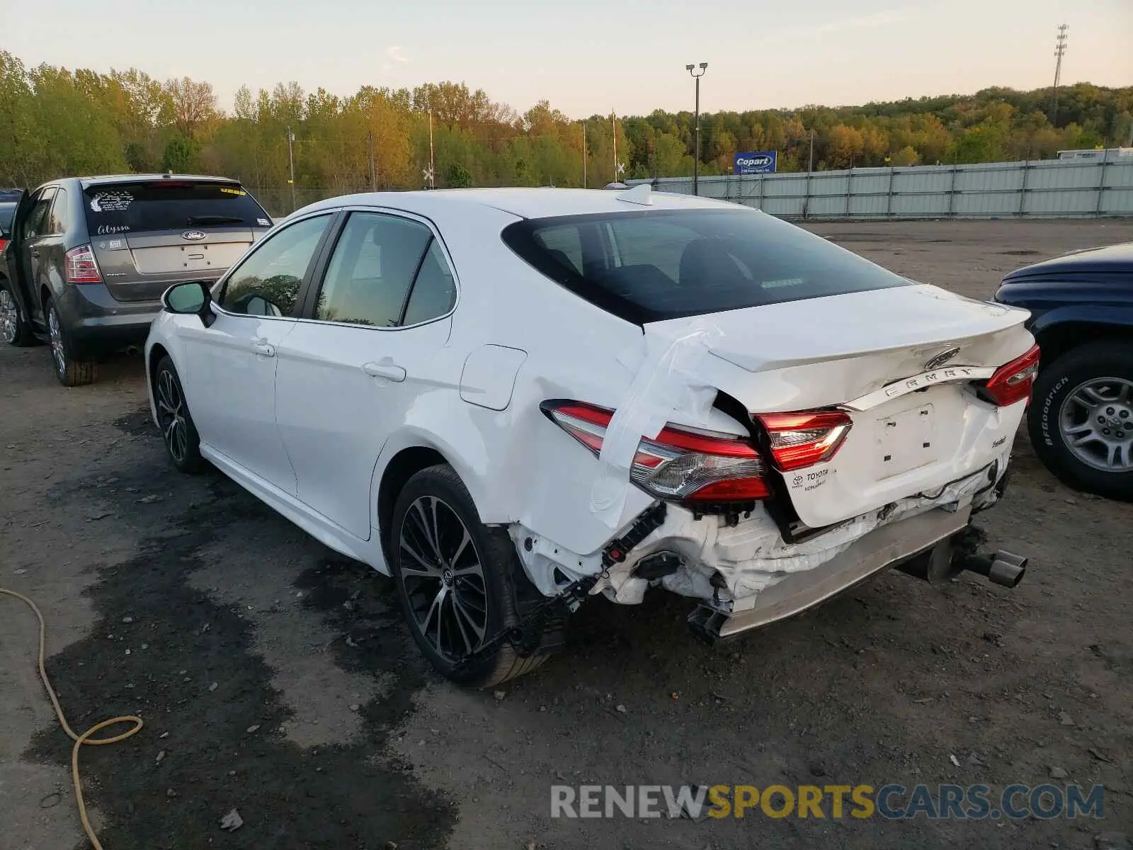 3 fotografías del automóvil dañado 4T1B11HK5KU188670 TOYOTA CAMRY 2019