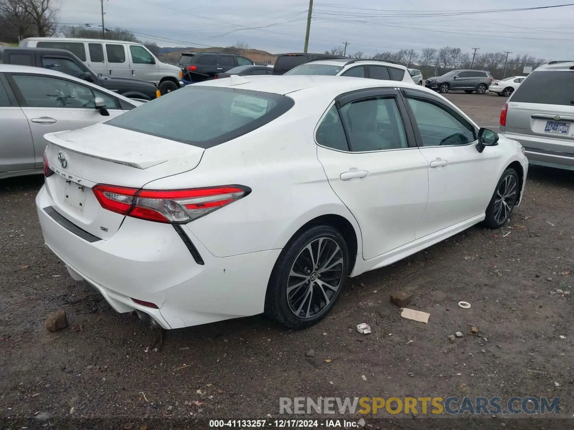 4 fotografías del automóvil dañado 4T1B11HK5KU199796 TOYOTA CAMRY 2019