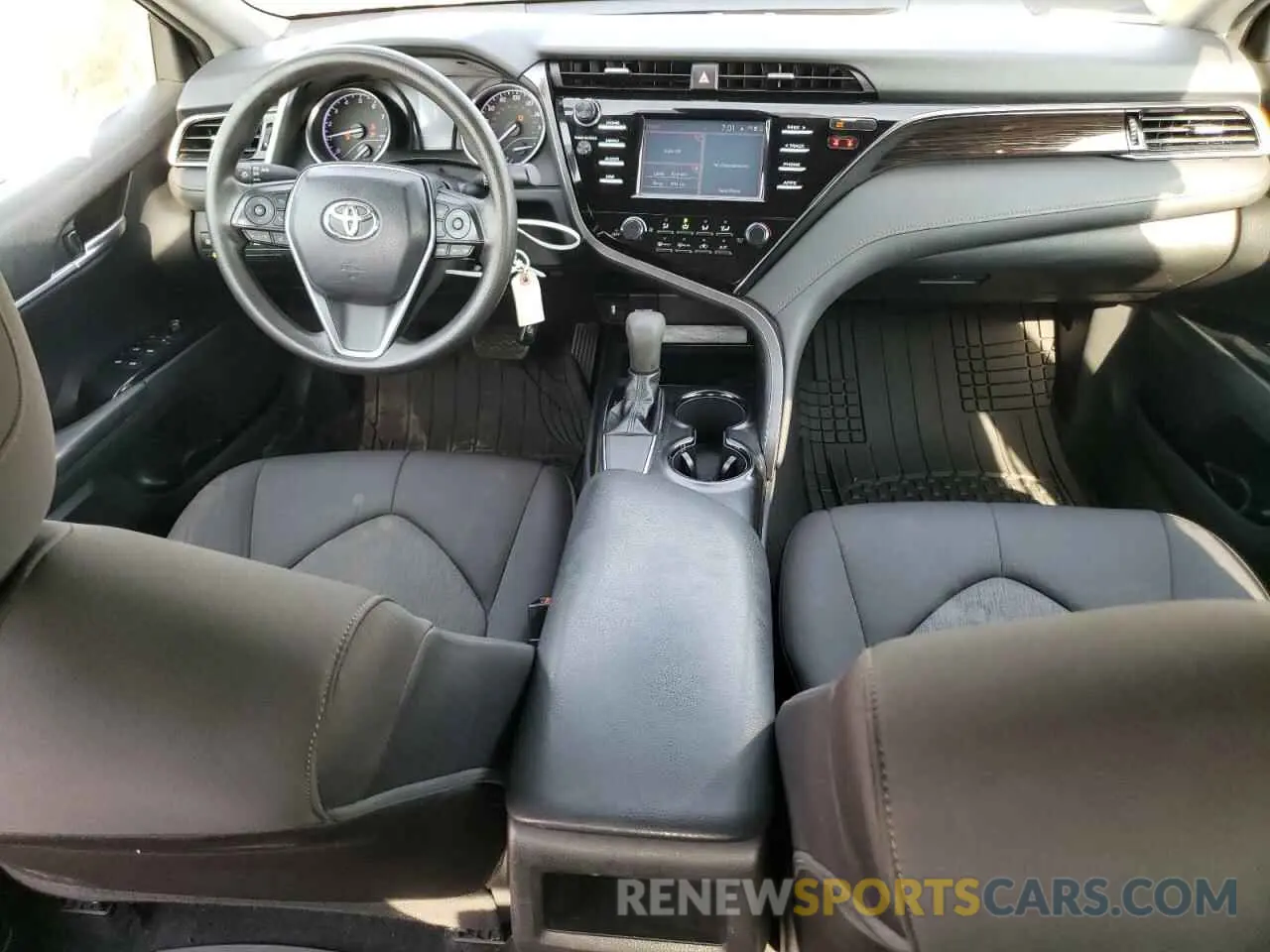 8 fotografías del automóvil dañado 4T1B11HK5KU204026 TOYOTA CAMRY 2019