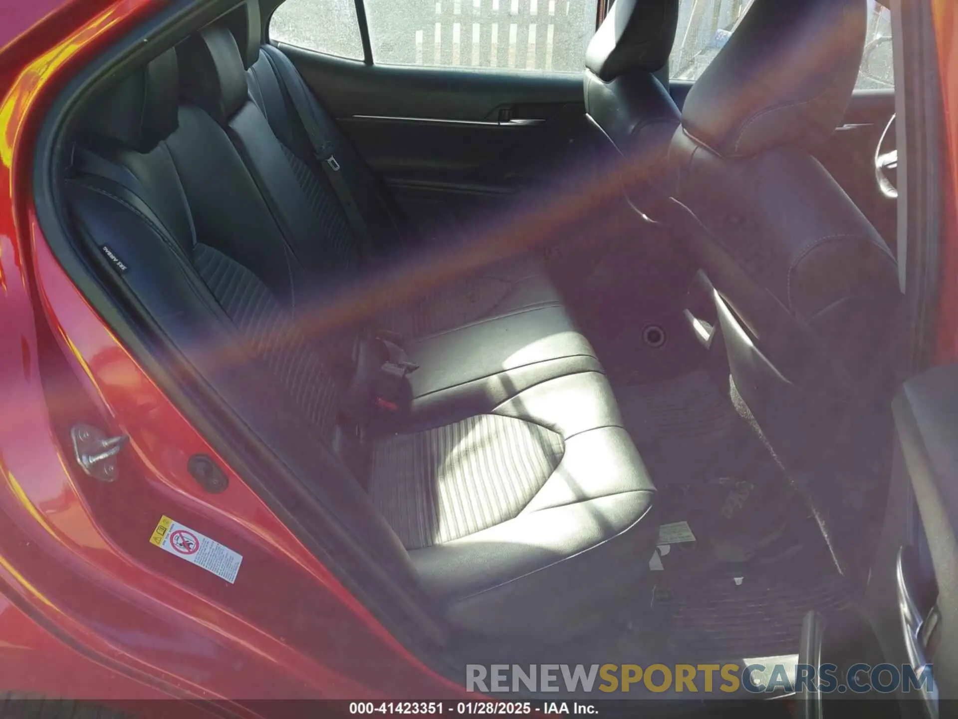 8 fotografías del automóvil dañado 4T1B11HK5KU216189 TOYOTA CAMRY 2019