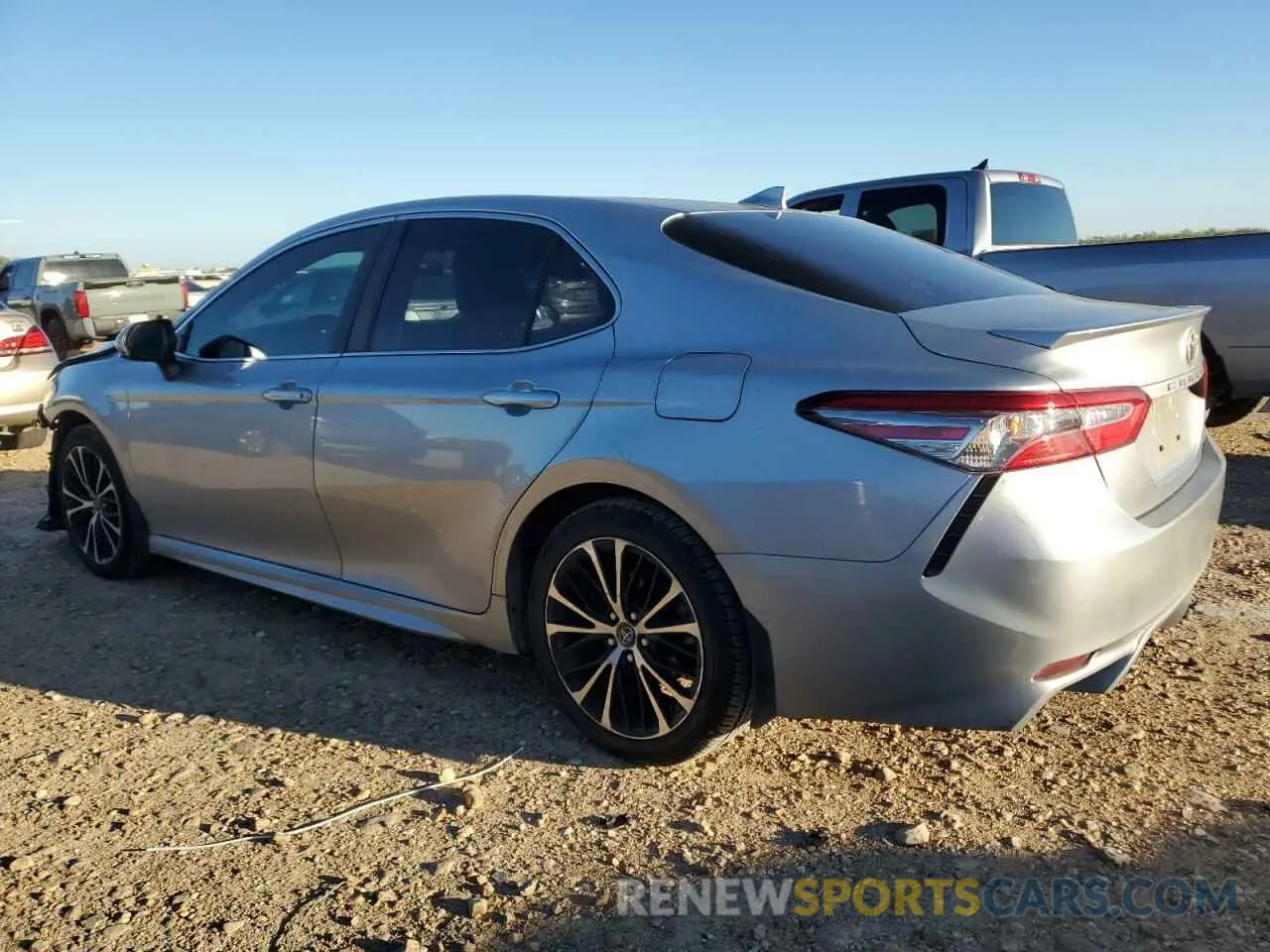 2 fotografías del automóvil dañado 4T1B11HK5KU223482 TOYOTA CAMRY 2019